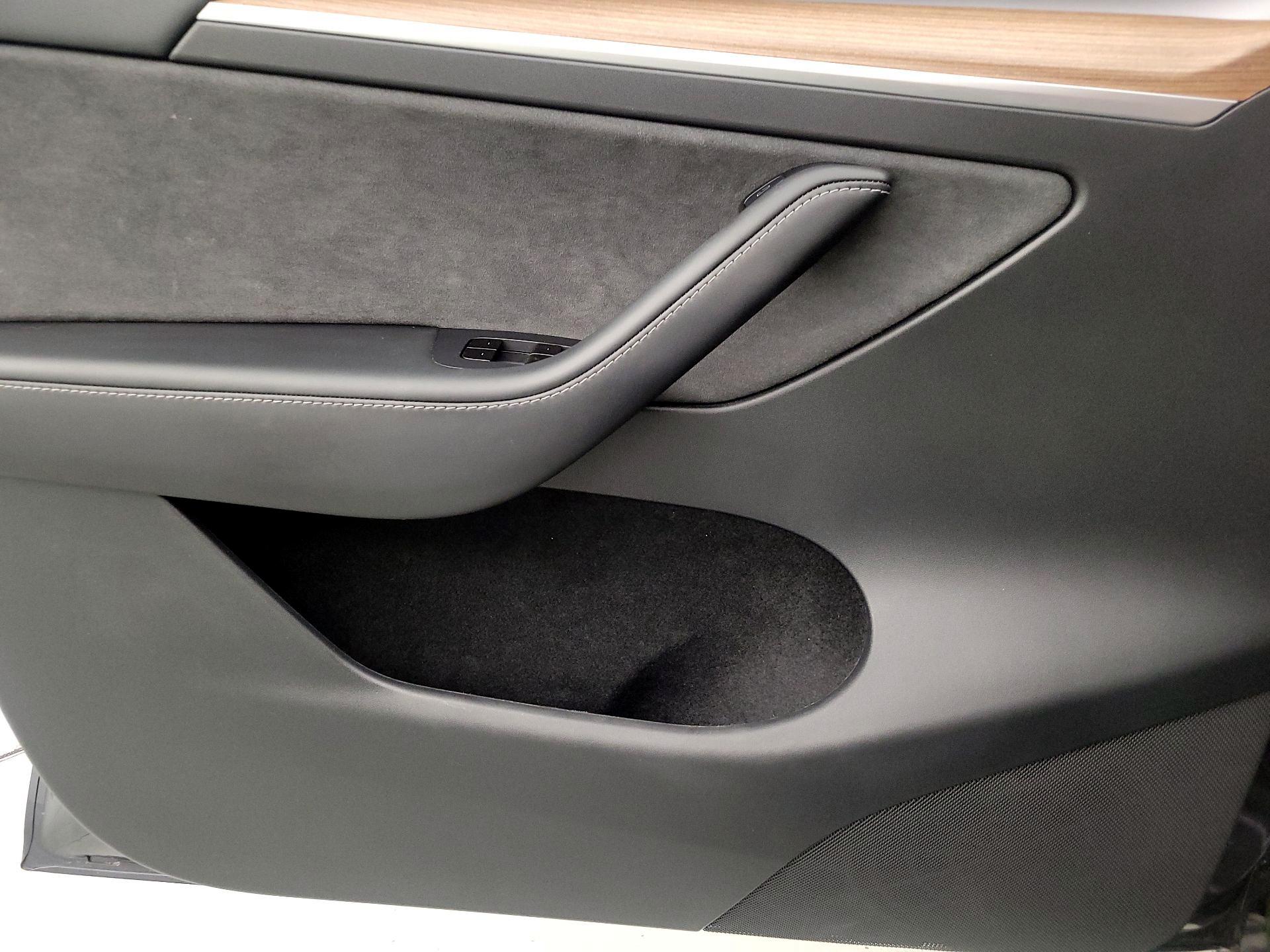 Thumbnail: 2025 Tesla Model Y - 12