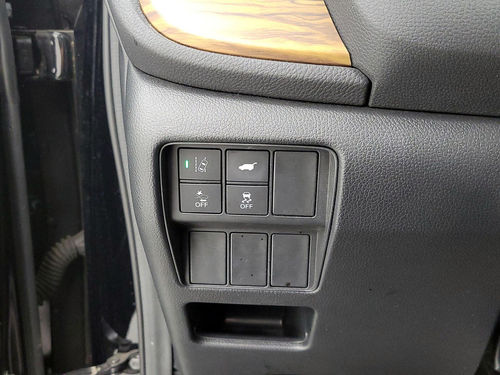 Thumbnail: 2017 Honda CR-V - 13