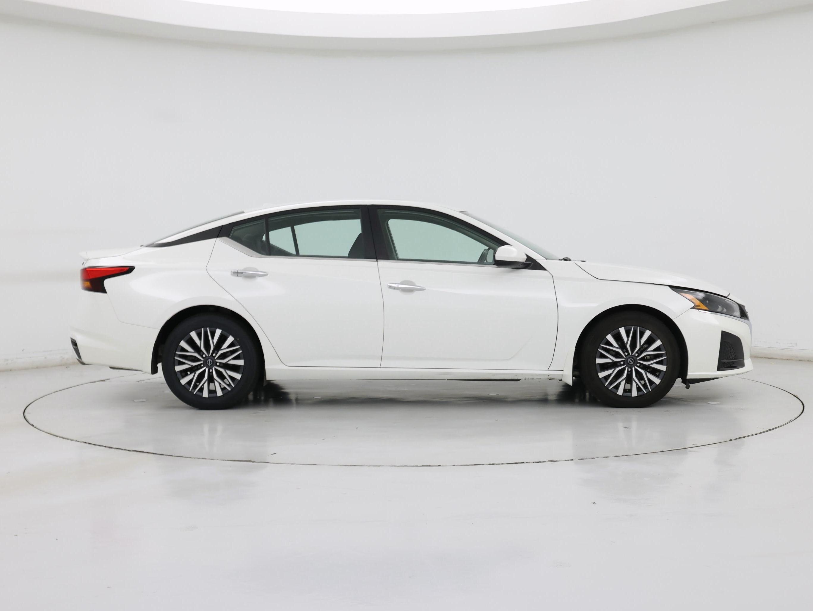 Thumbnail: 2024 Nissan Altima - 7