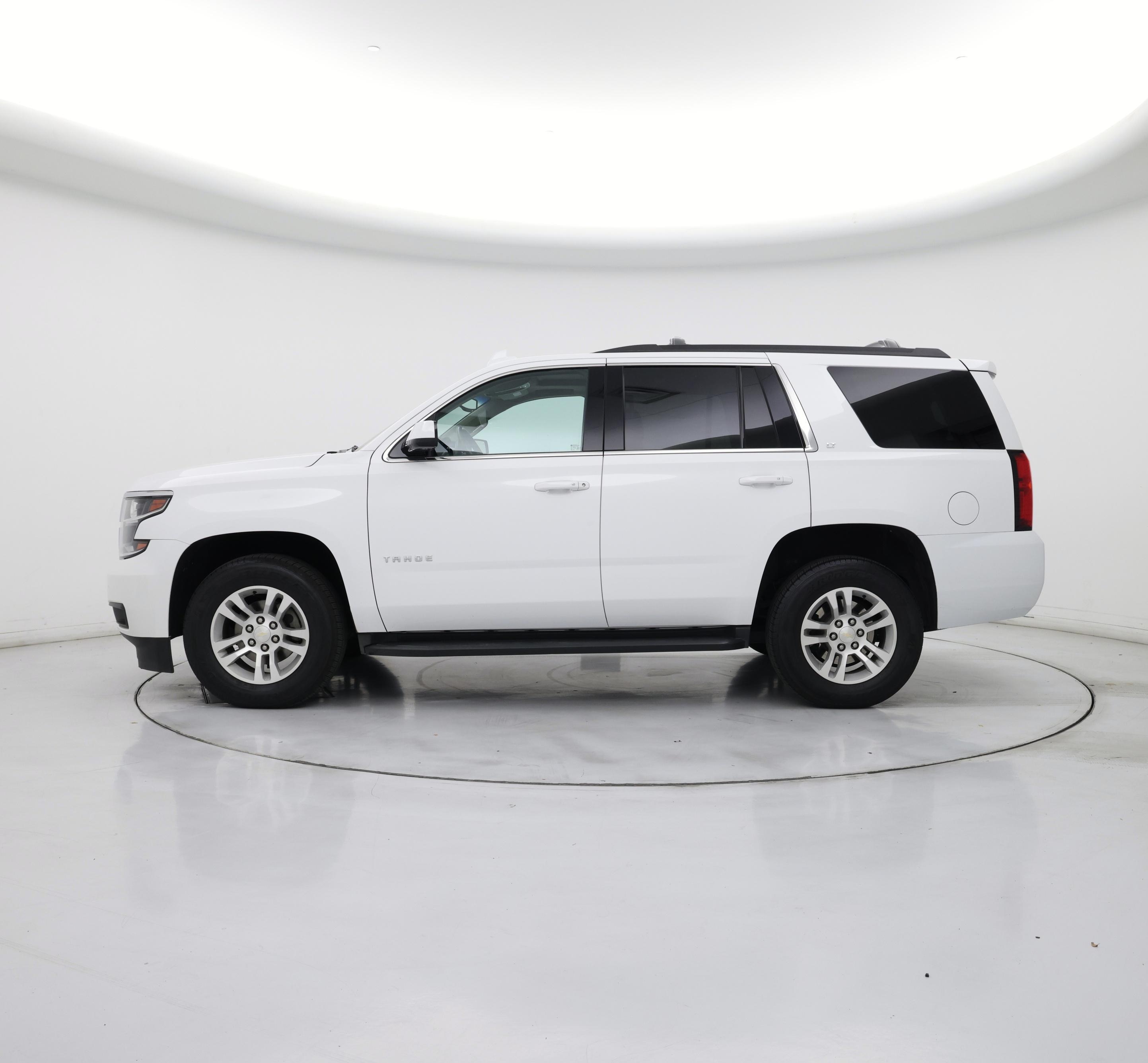 Thumbnail: 2018 Chevrolet Tahoe - 3