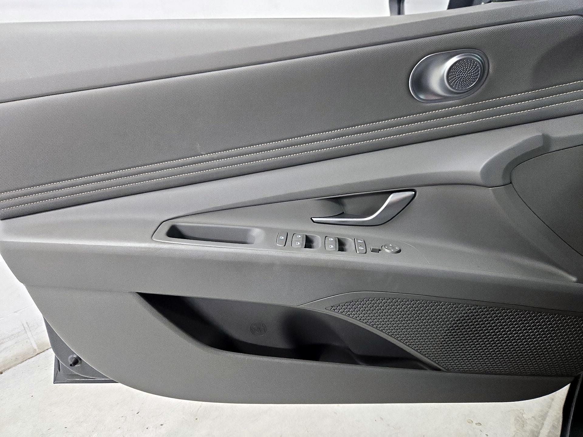 Thumbnail: 2023 Hyundai Elantra - 12