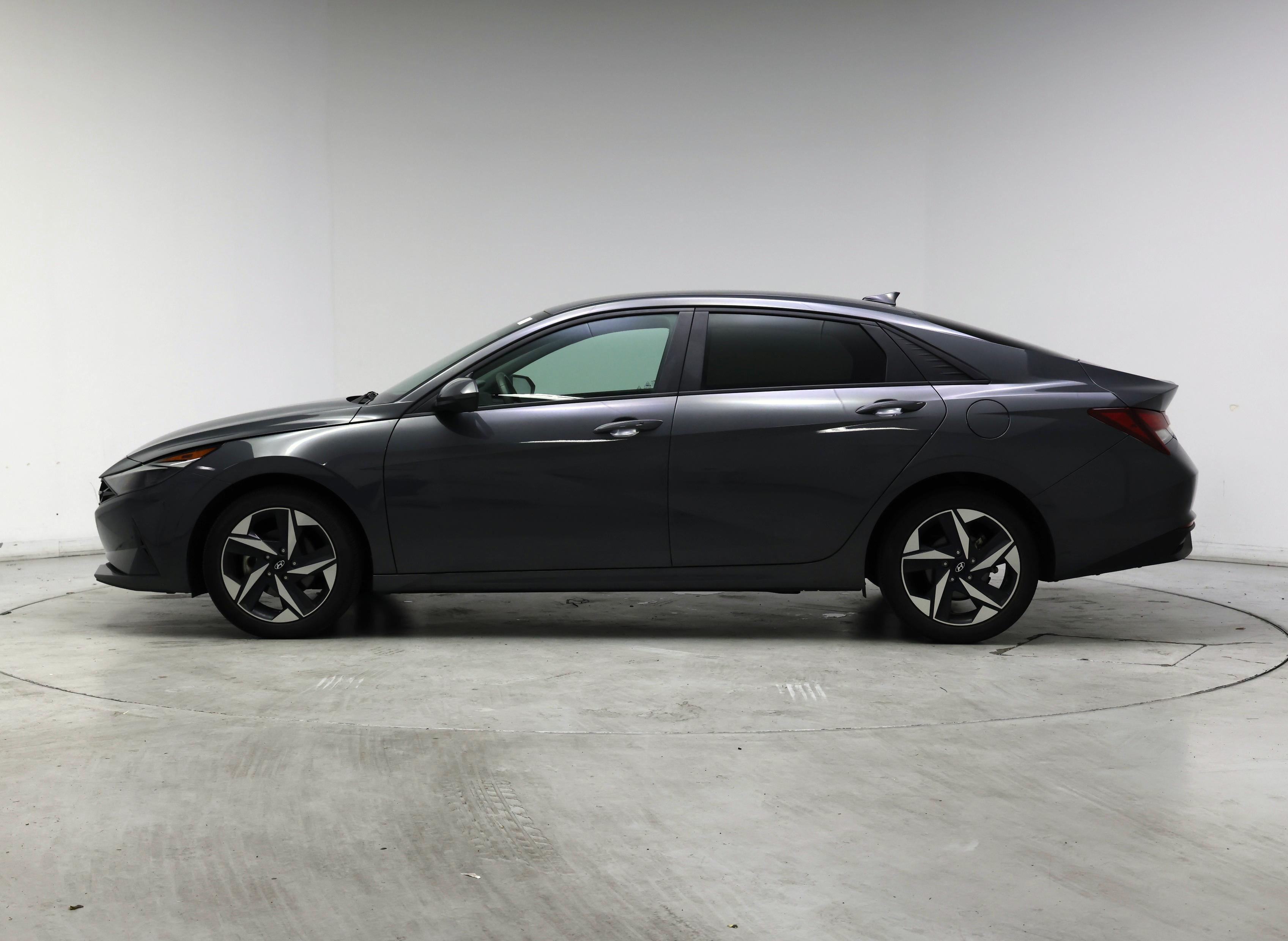 Thumbnail: 2023 Hyundai Elantra - 3