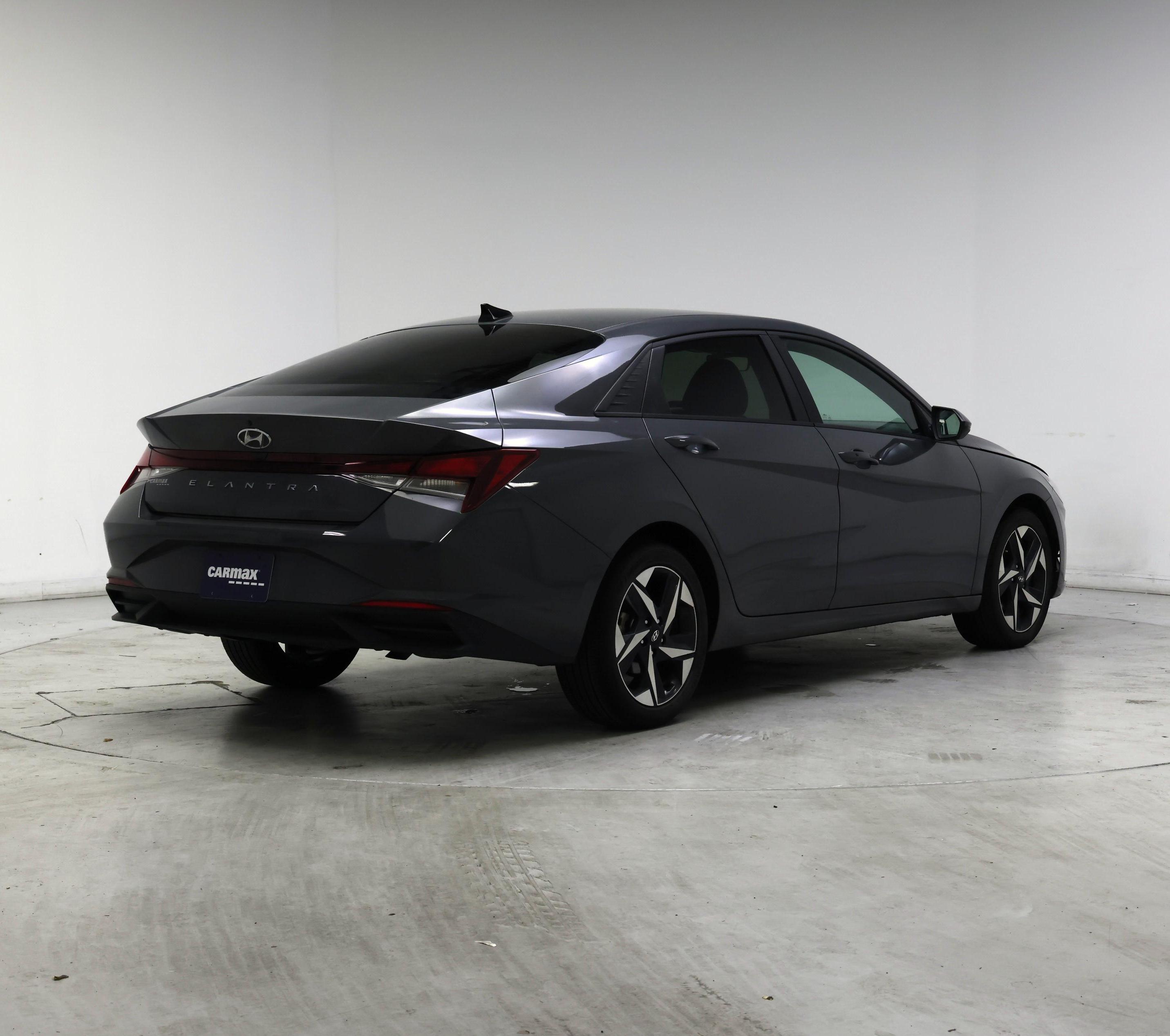 Thumbnail: 2023 Hyundai Elantra - 8