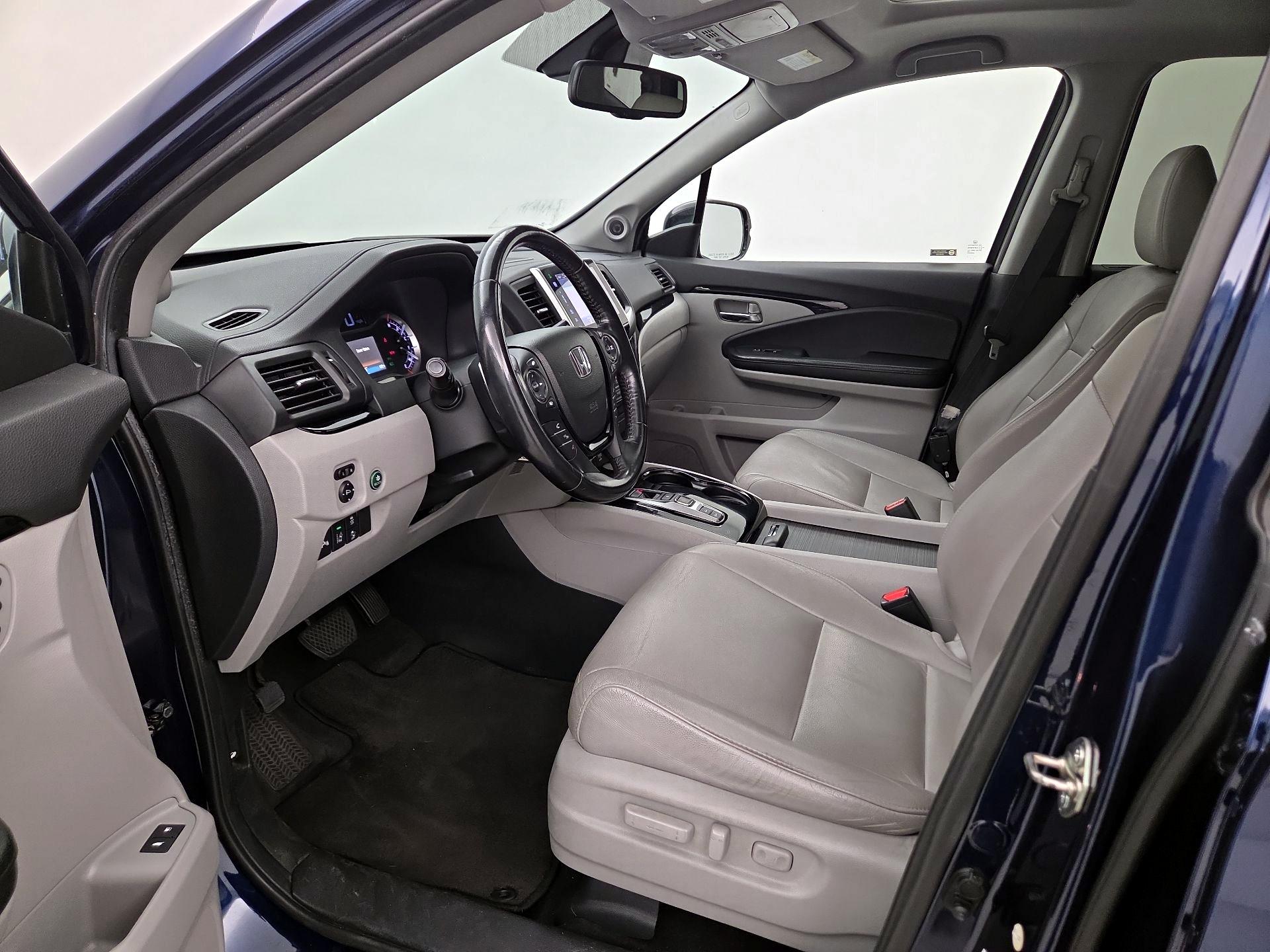 Thumbnail: 2016 Honda Pilot - 11