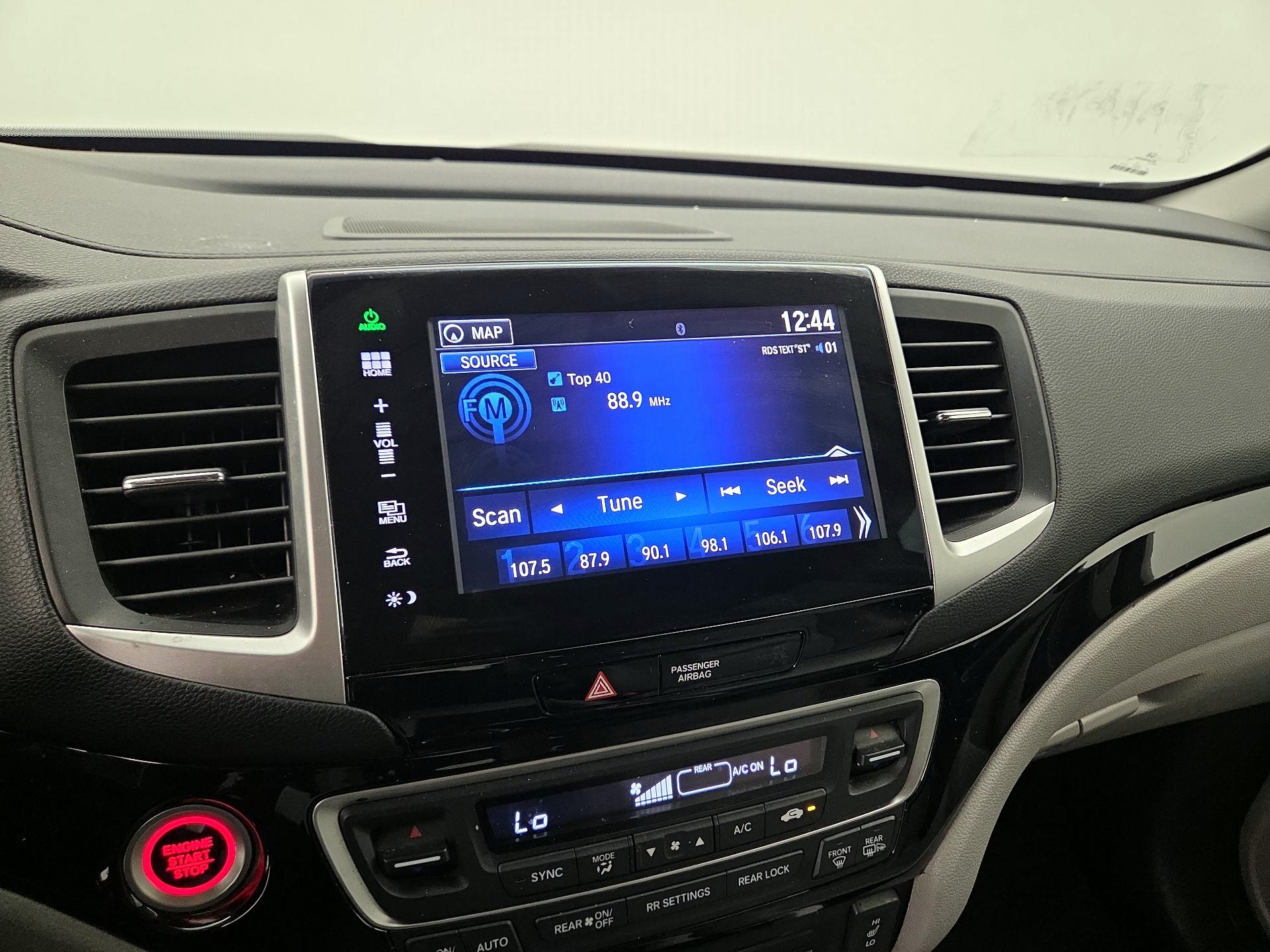 Thumbnail: 2016 Honda Pilot - 16