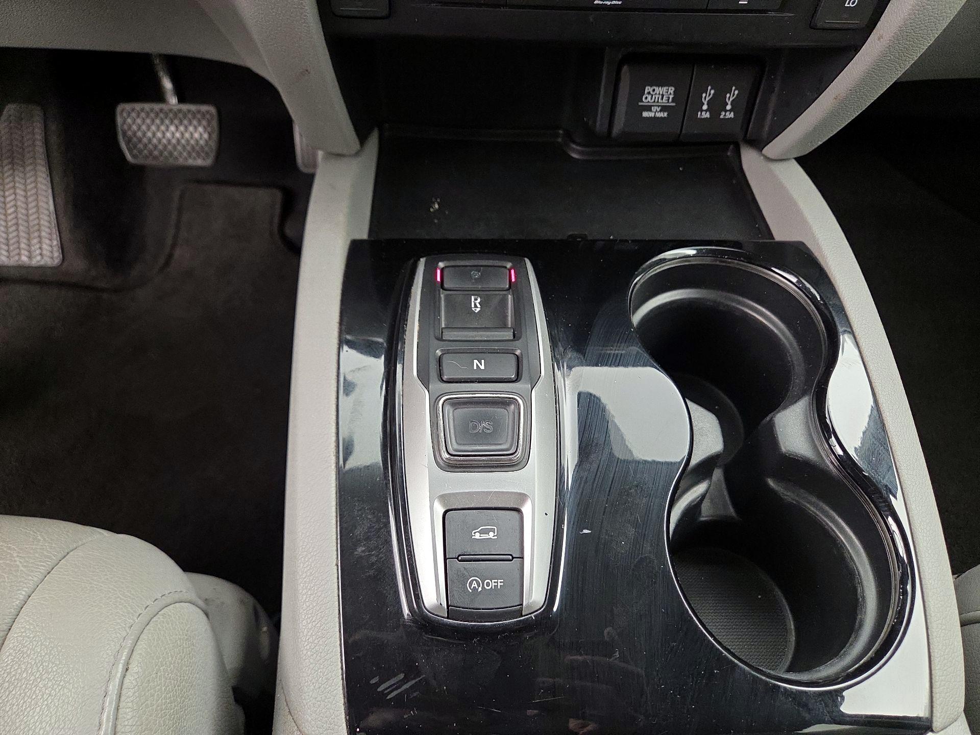 Thumbnail: 2016 Honda Pilot - 18