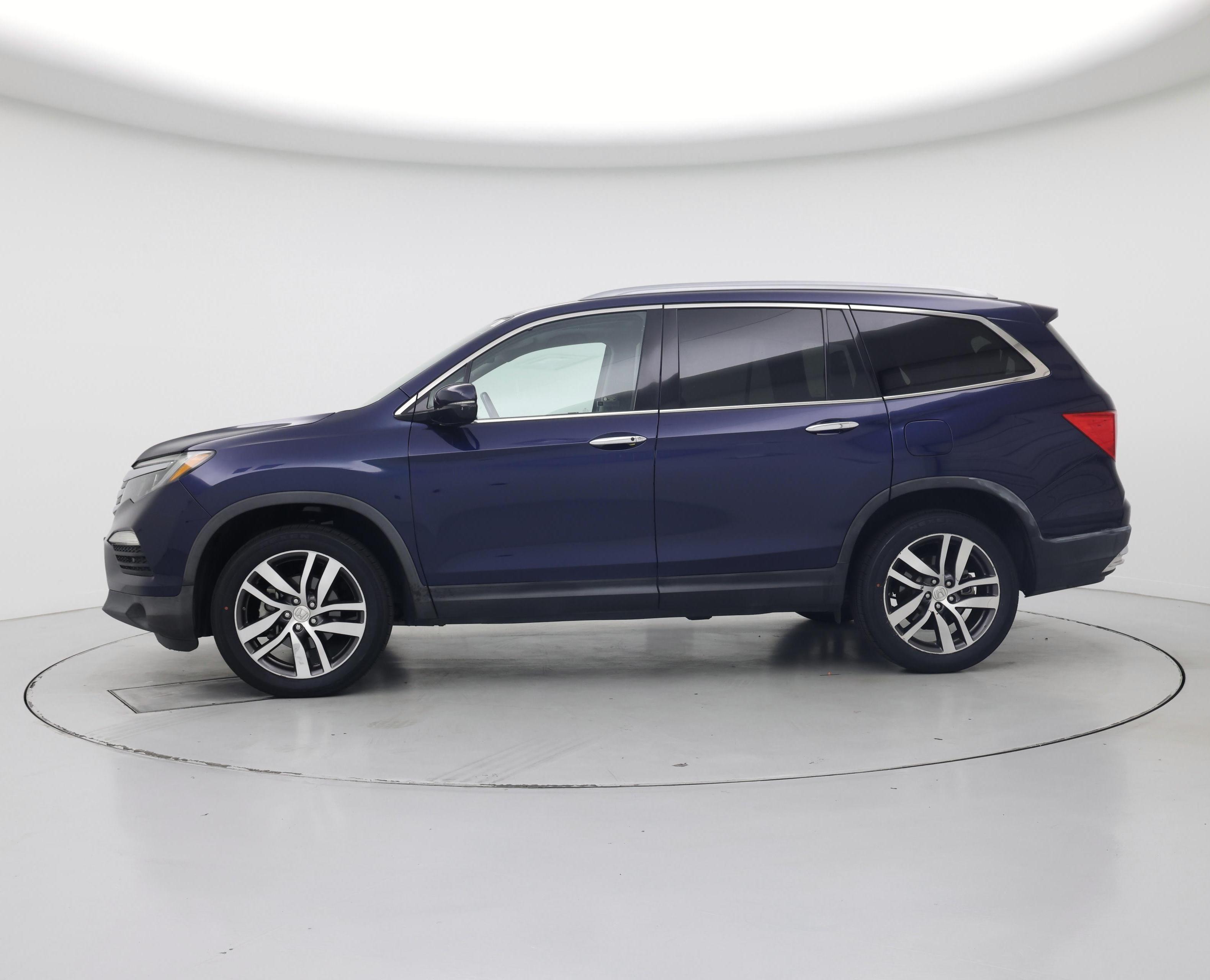Thumbnail: 2016 Honda Pilot - 3