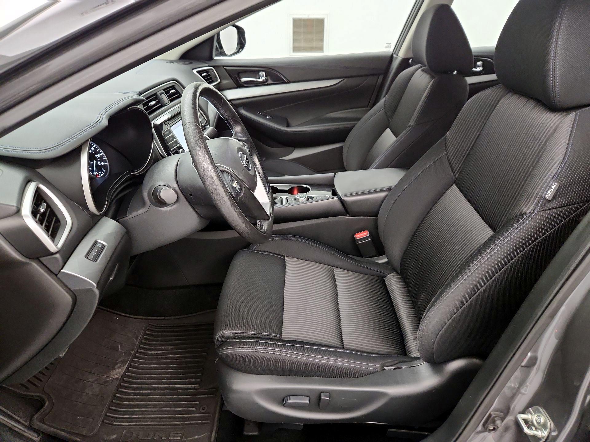 Thumbnail: 2016 Nissan Maxima - 11