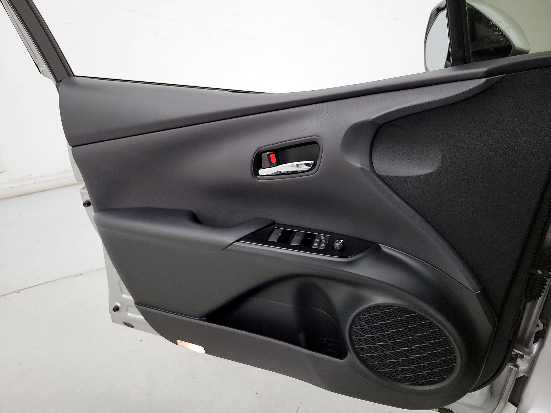 Thumbnail: 2019 Toyota Prius Prime - 12