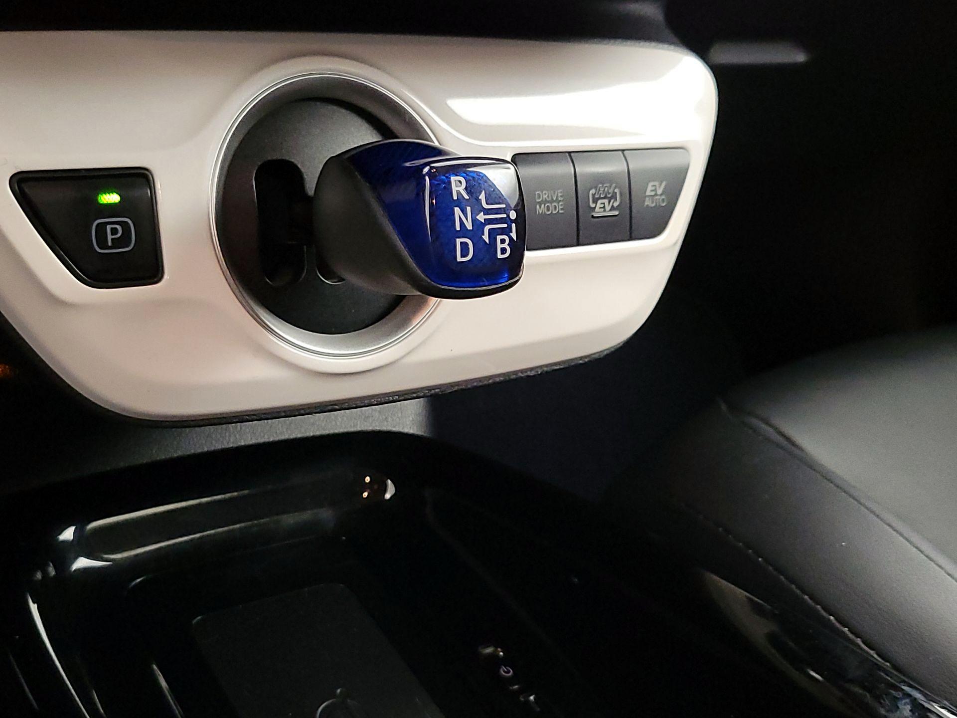 Thumbnail: 2019 Toyota Prius Prime - 17