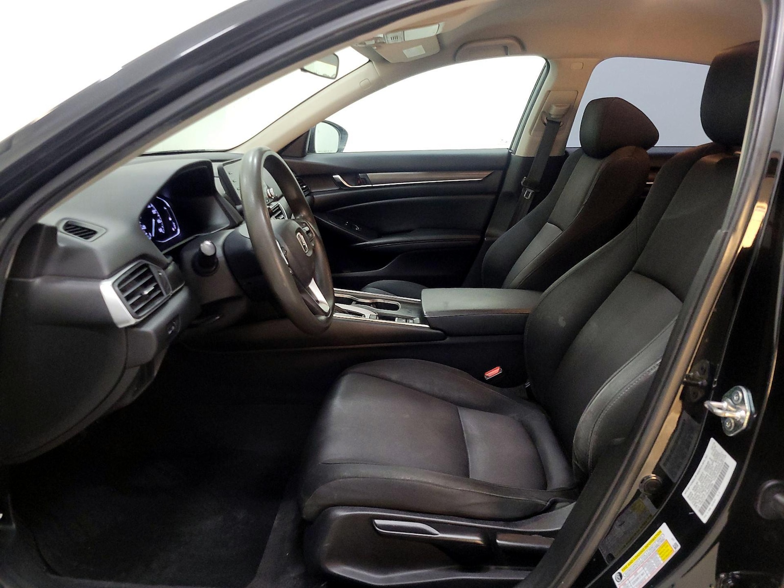 2019 Honda Accord LX - Photo 12