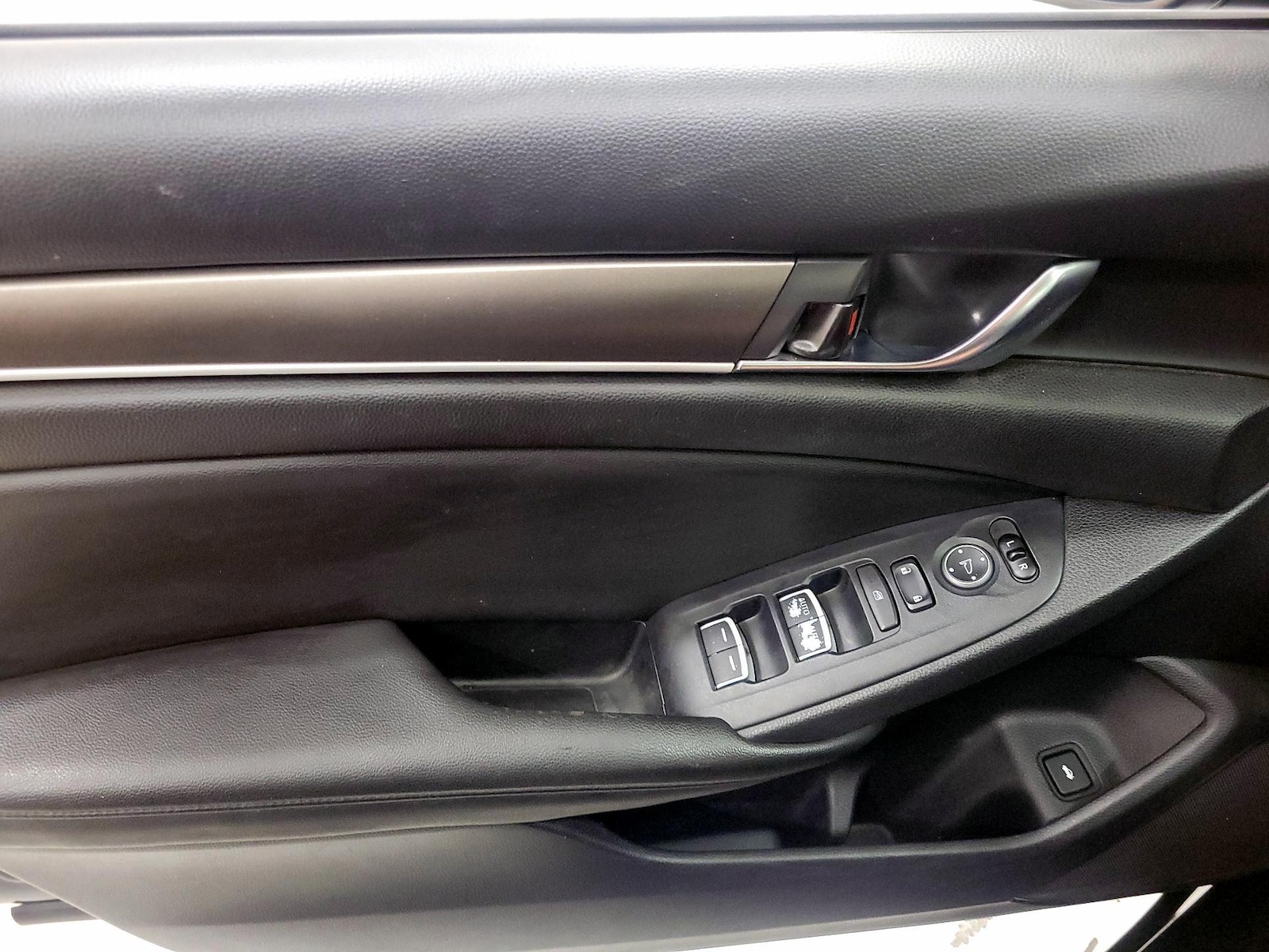 2019 Honda Accord LX - Photo 13