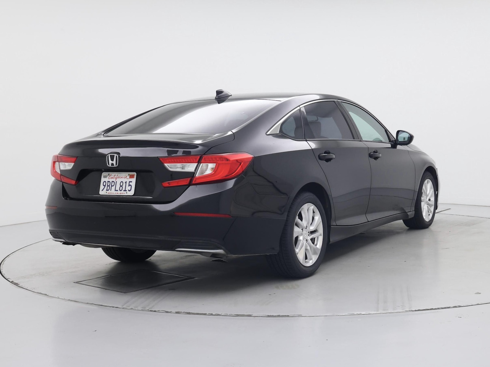 2019 Honda Accord LX - Photo 9