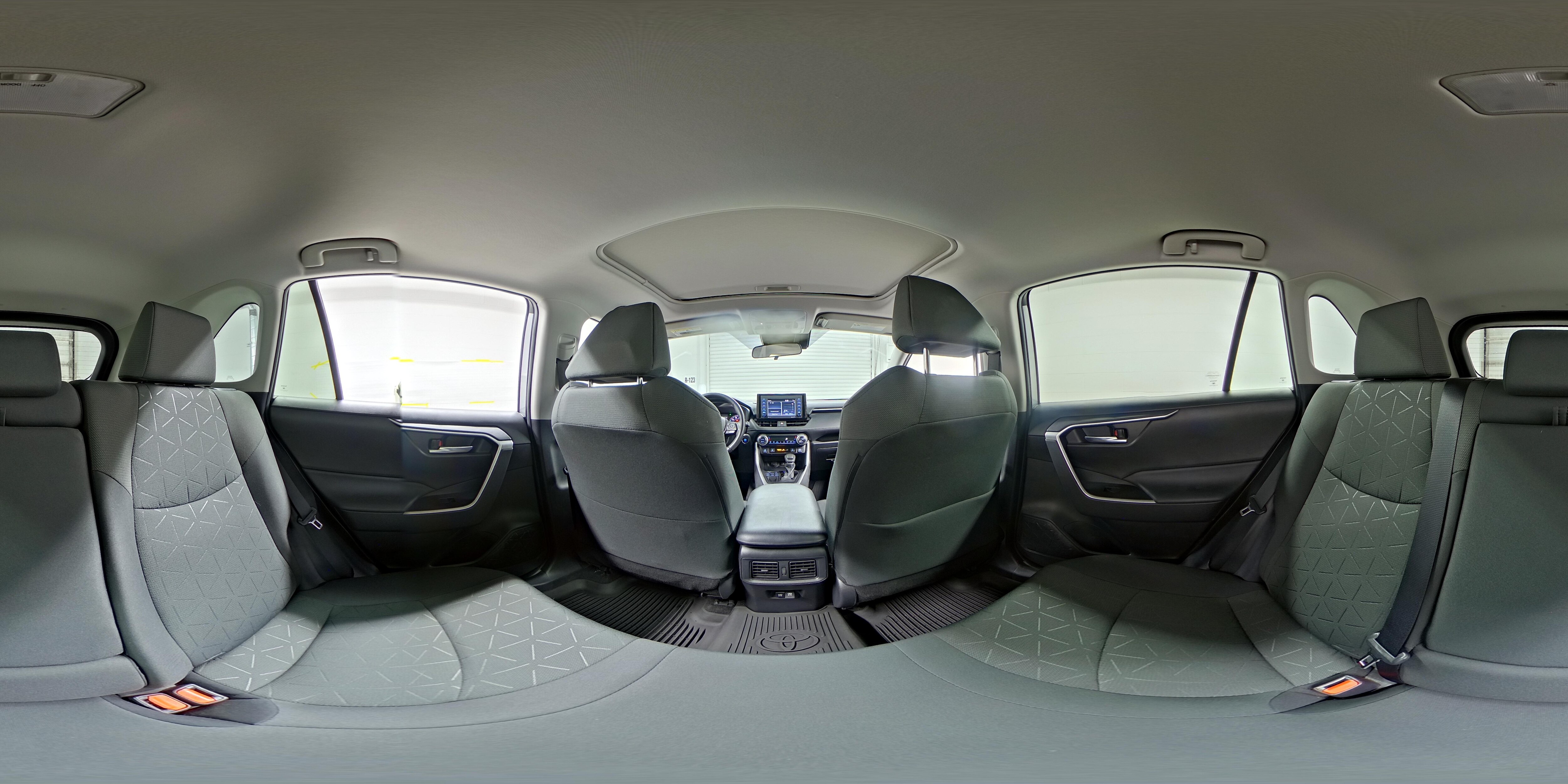 2021 Toyota RAV4 XLE - Photo 26