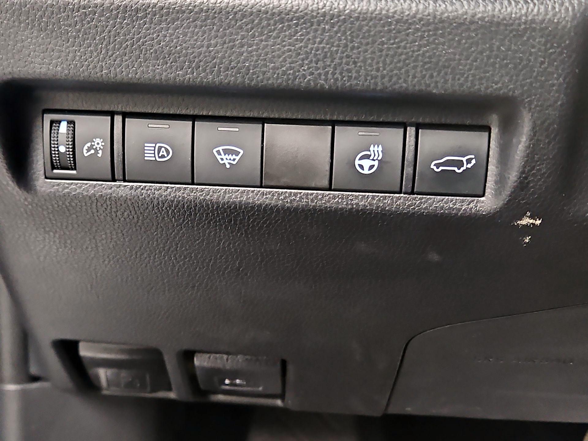 Thumbnail: 2021 Toyota RAV4 - 13