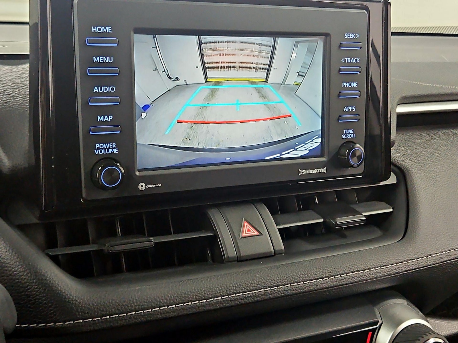 2021 Toyota RAV4 XLE - Photo 15