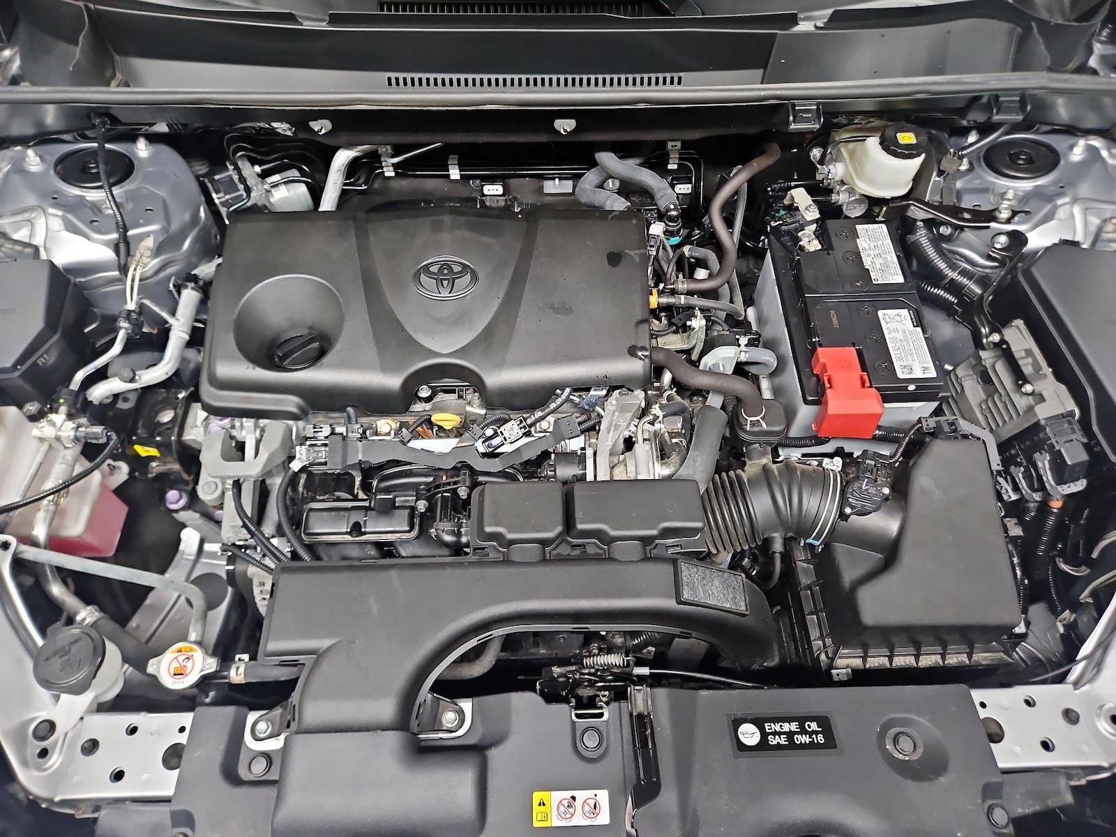 2021 Toyota RAV4 XLE - Photo 23
