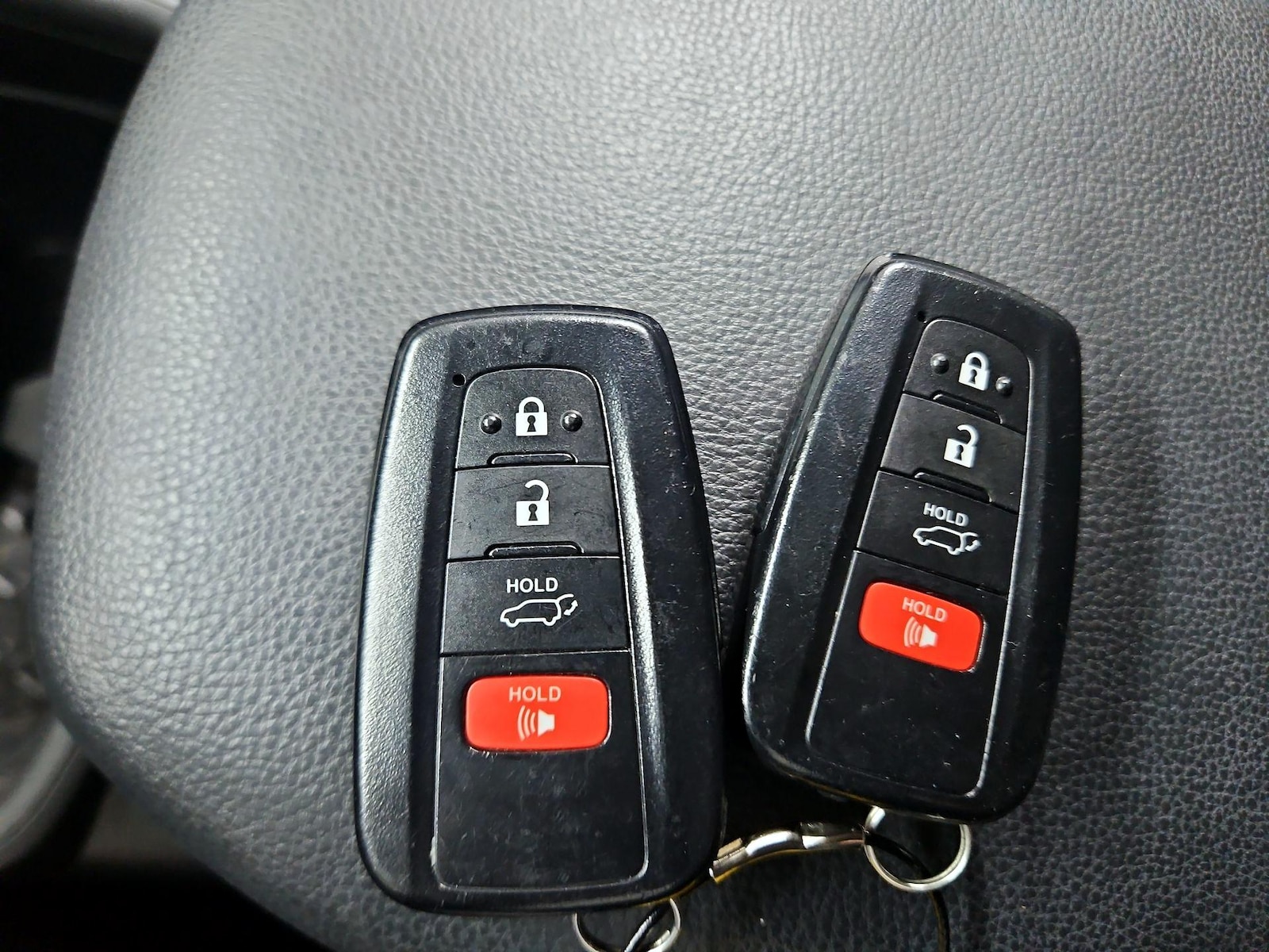 2021 Toyota RAV4 XLE - Photo 24