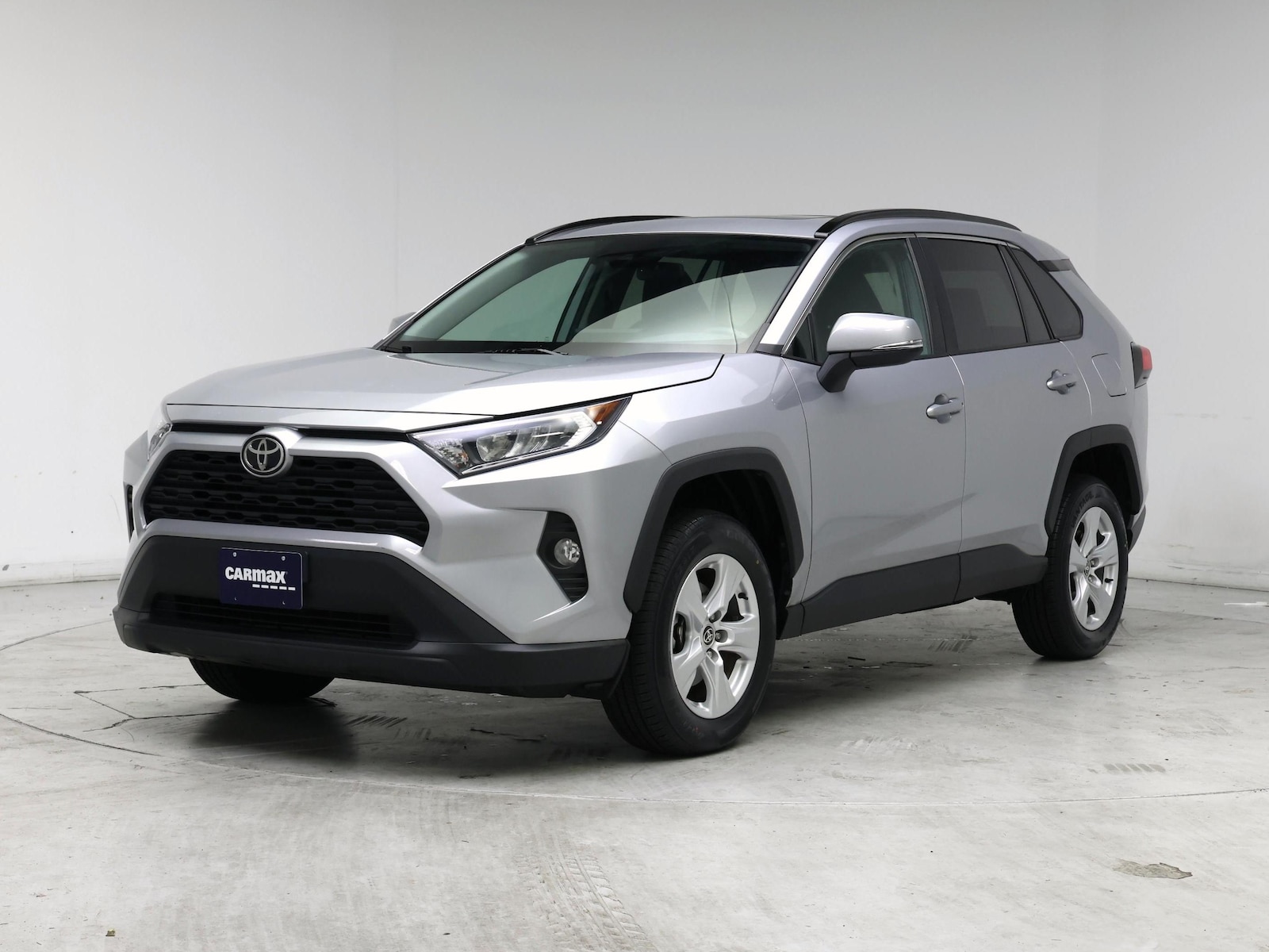 2021 Toyota RAV4 XLE - Photo 5