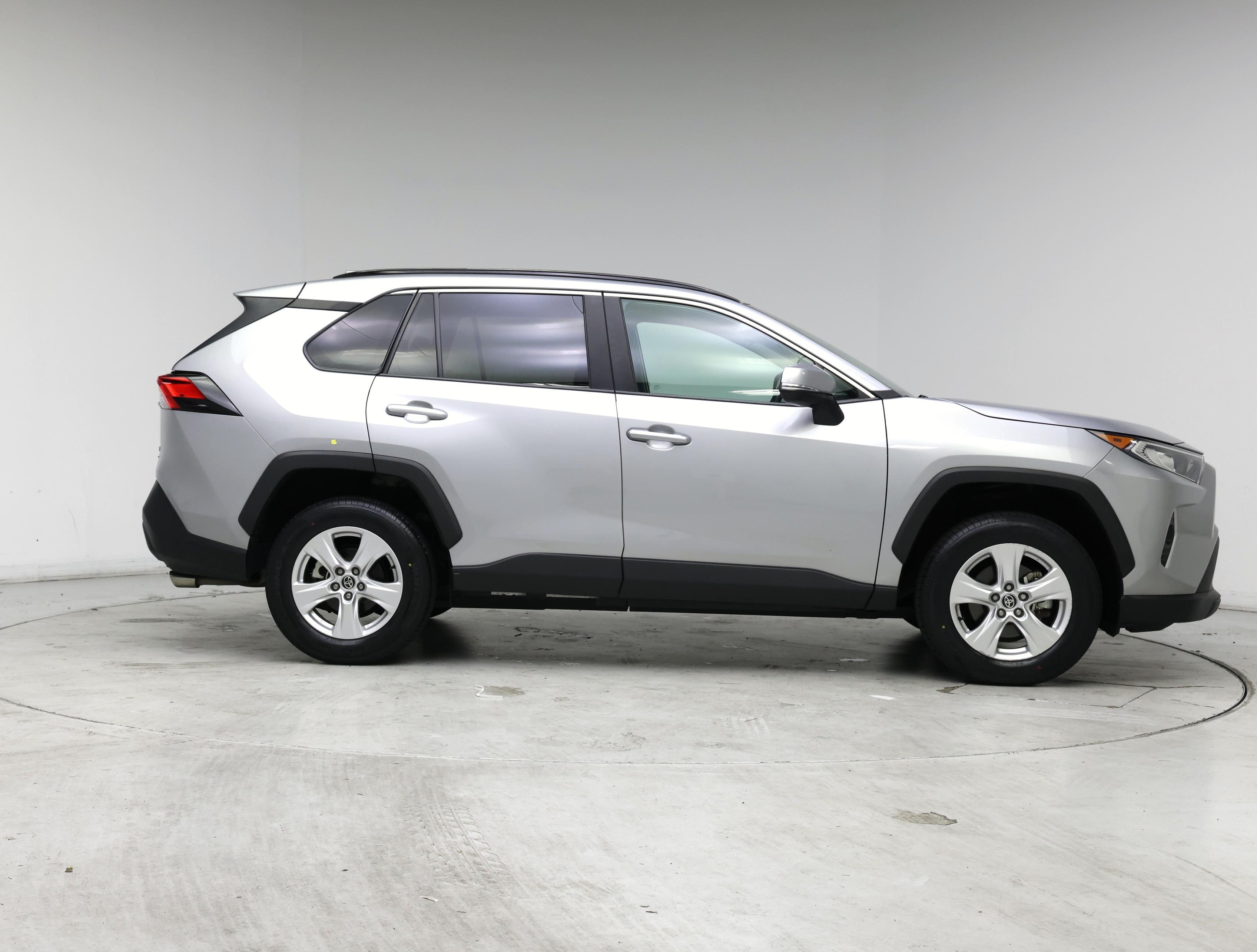 Thumbnail: 2021 Toyota RAV4 - 7