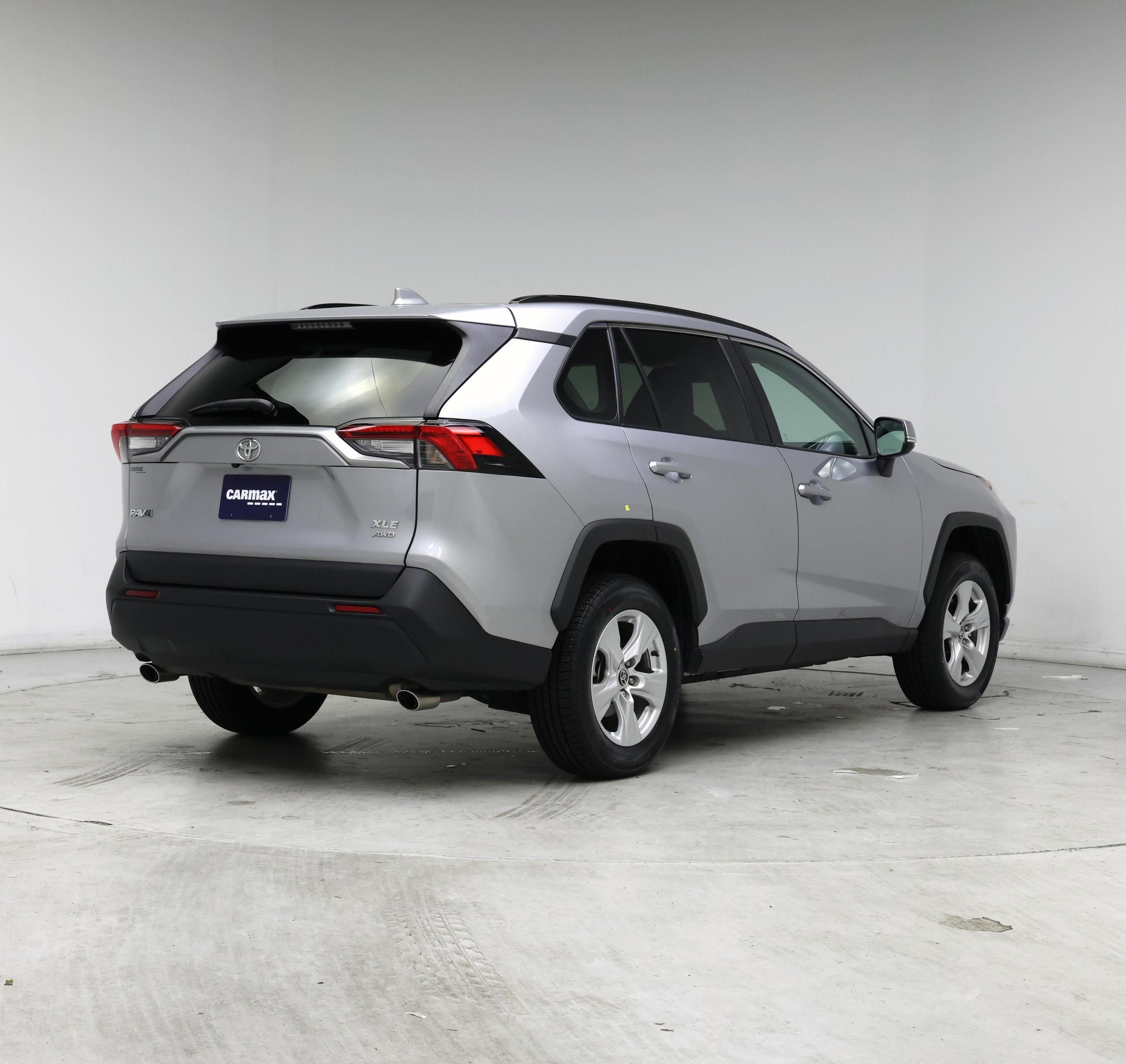 Thumbnail: 2021 Toyota RAV4 - 8