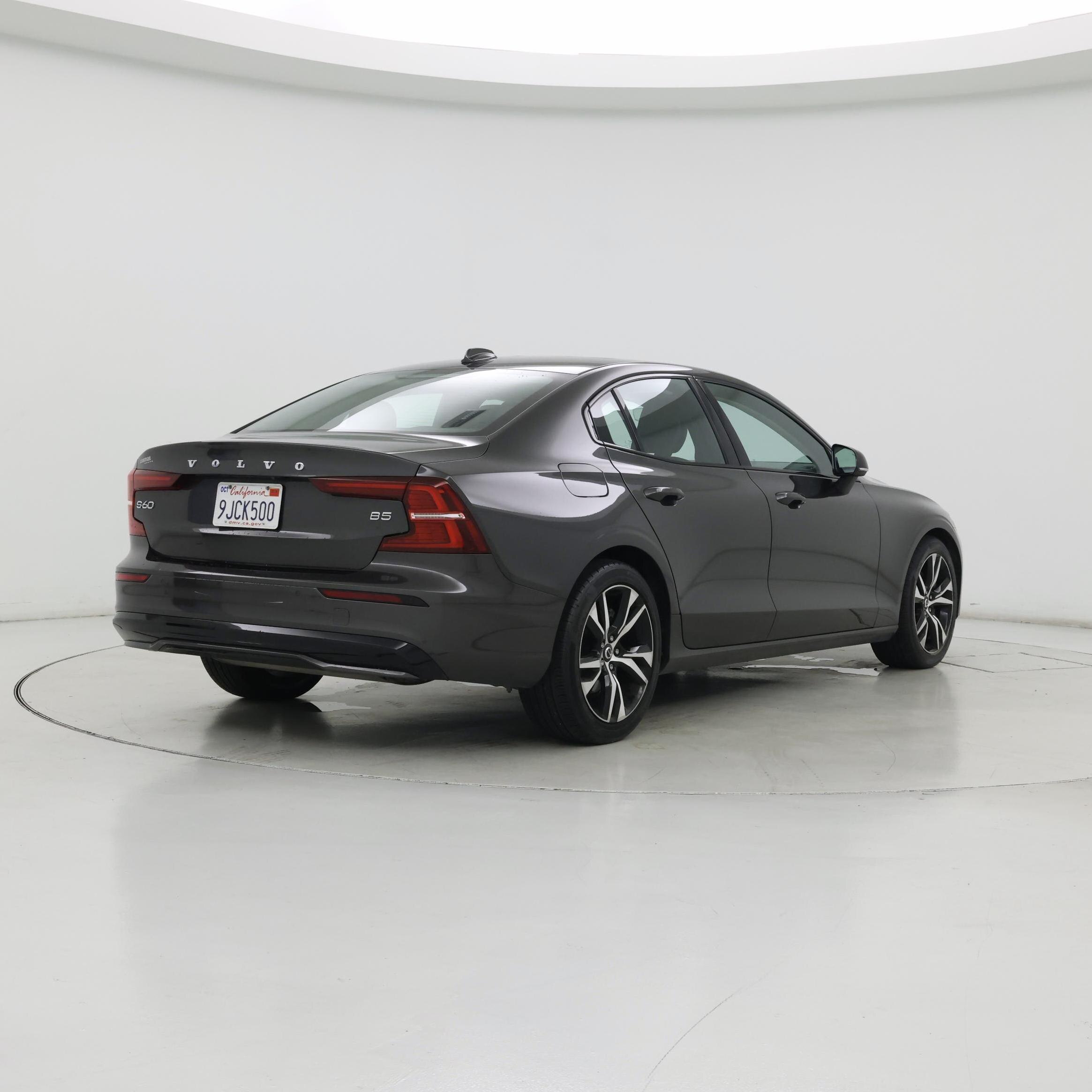 Thumbnail: 2024 Volvo S60 - 8