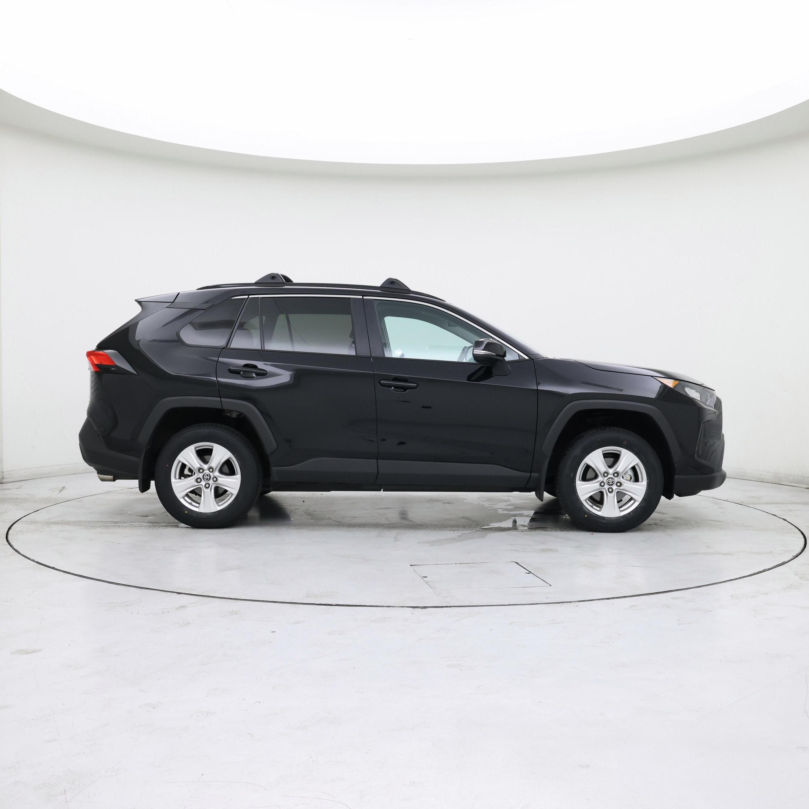 Thumbnail: 2021 Toyota RAV4 - 7