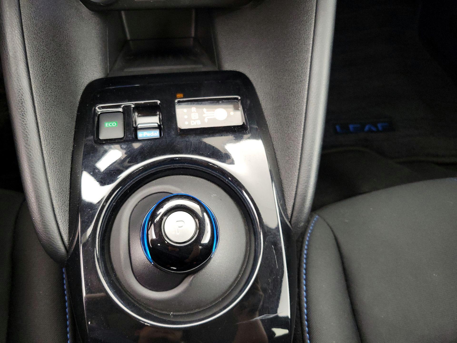 Thumbnail: 2024 Nissan Leaf - 17