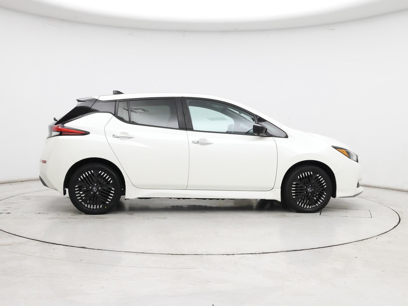 2024 Nissan LEAF SV PLUS - Photo 8