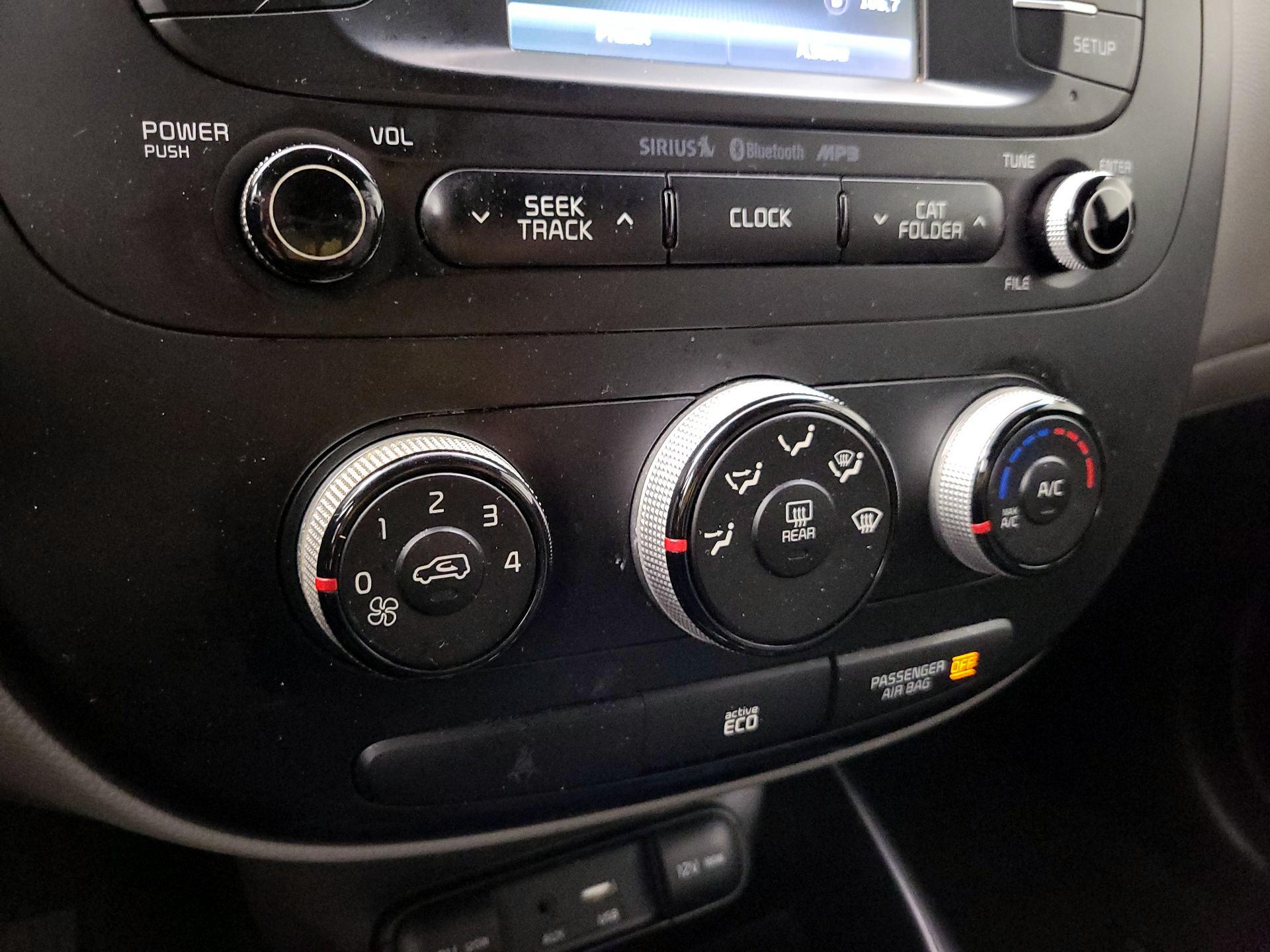 Thumbnail: 2016 Kia Soul - 16