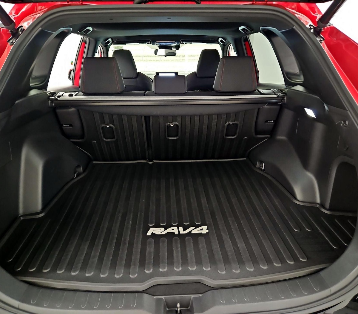 Trunk/Cargo (Seats Up)