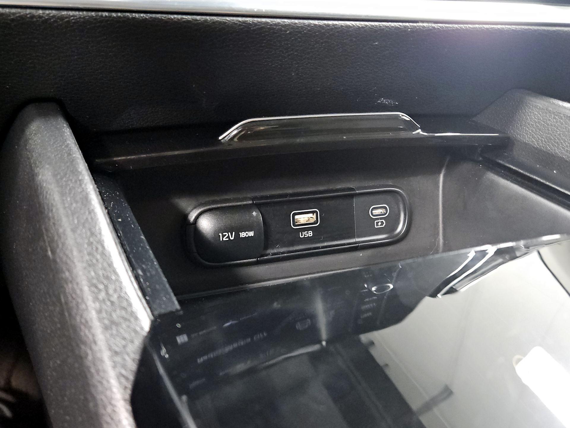 Thumbnail: 2023 Kia Sportage - 18