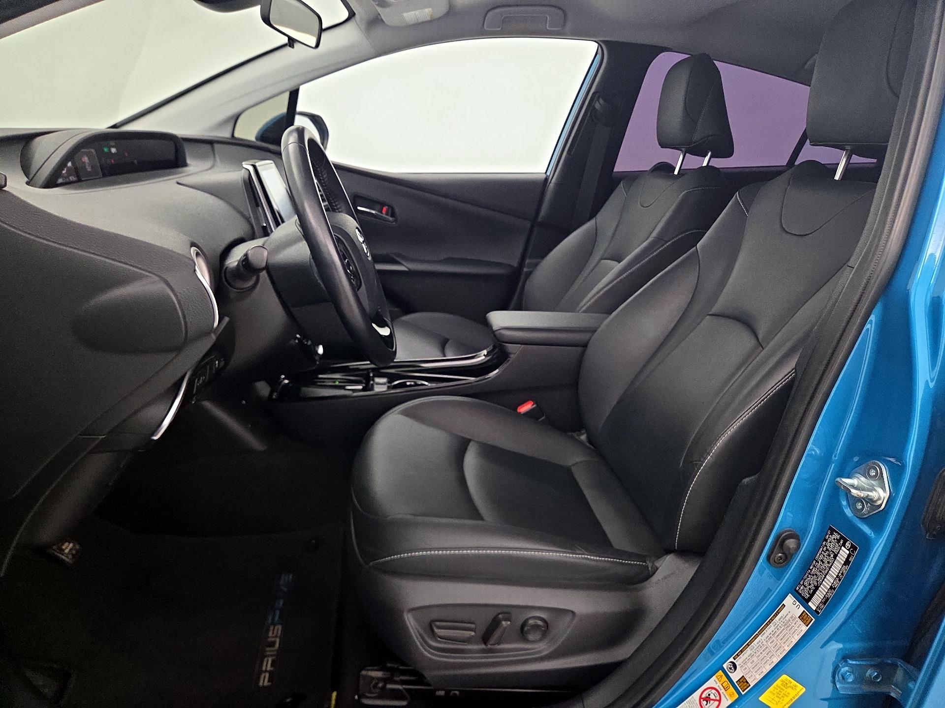 Thumbnail: 2021 Toyota Prius Prime - 11