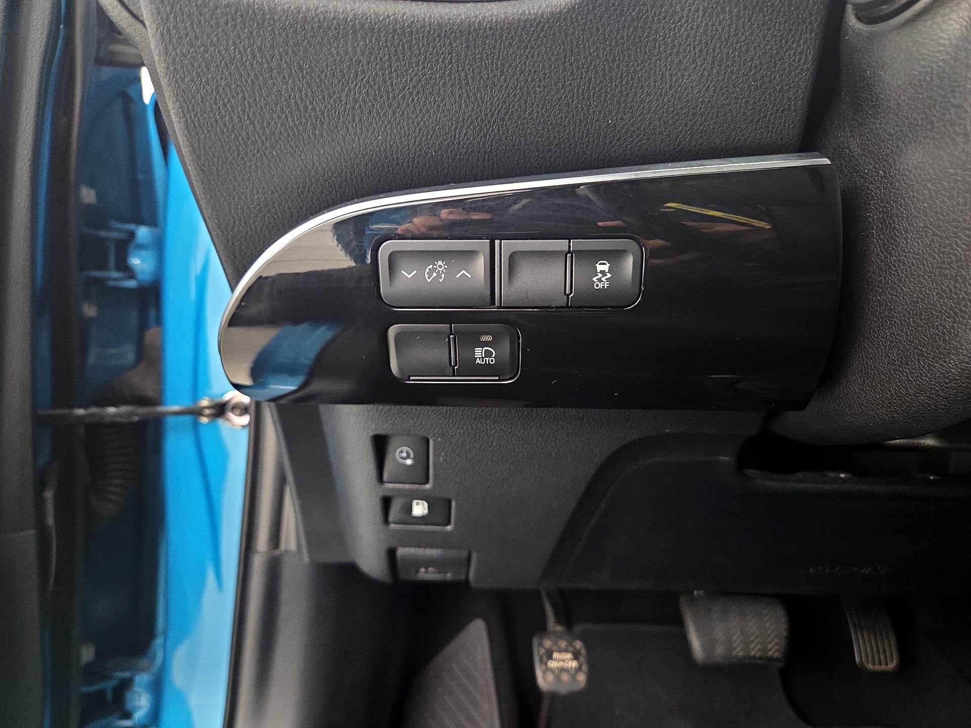 Thumbnail: 2021 Toyota Prius Prime - 13