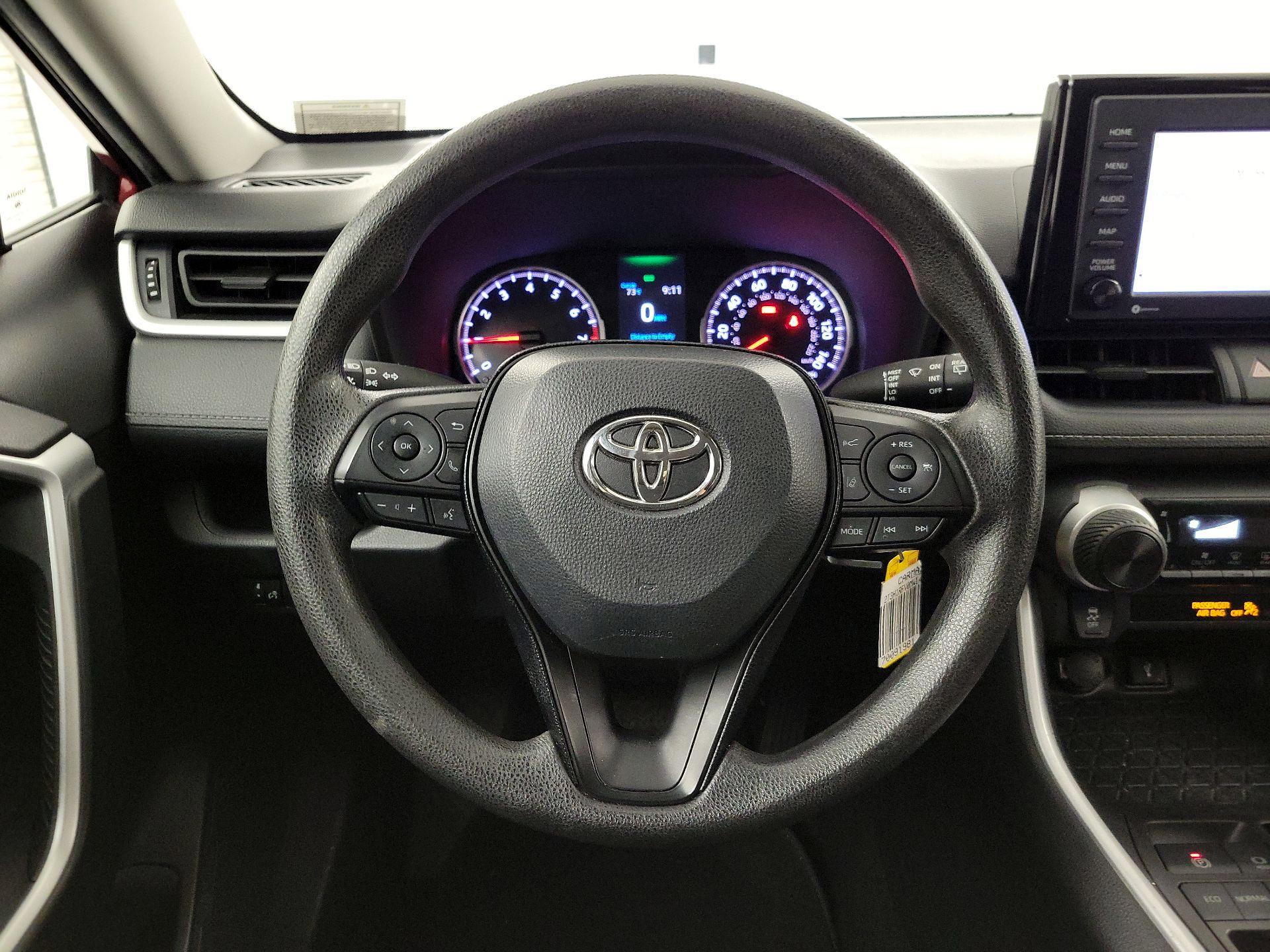 Thumbnail: 2021 Toyota RAV4 - 10
