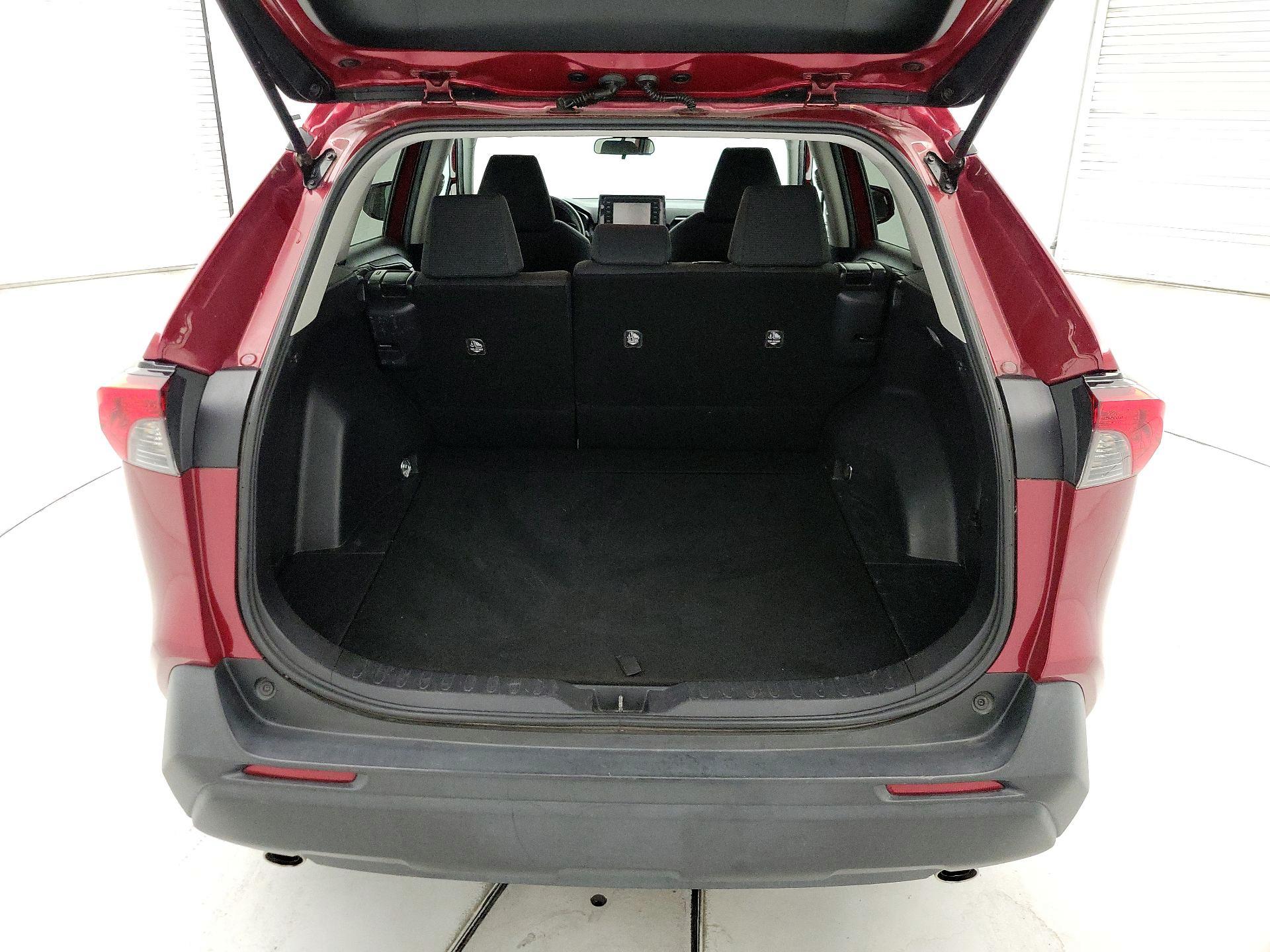 Thumbnail: 2021 Toyota RAV4 - 20