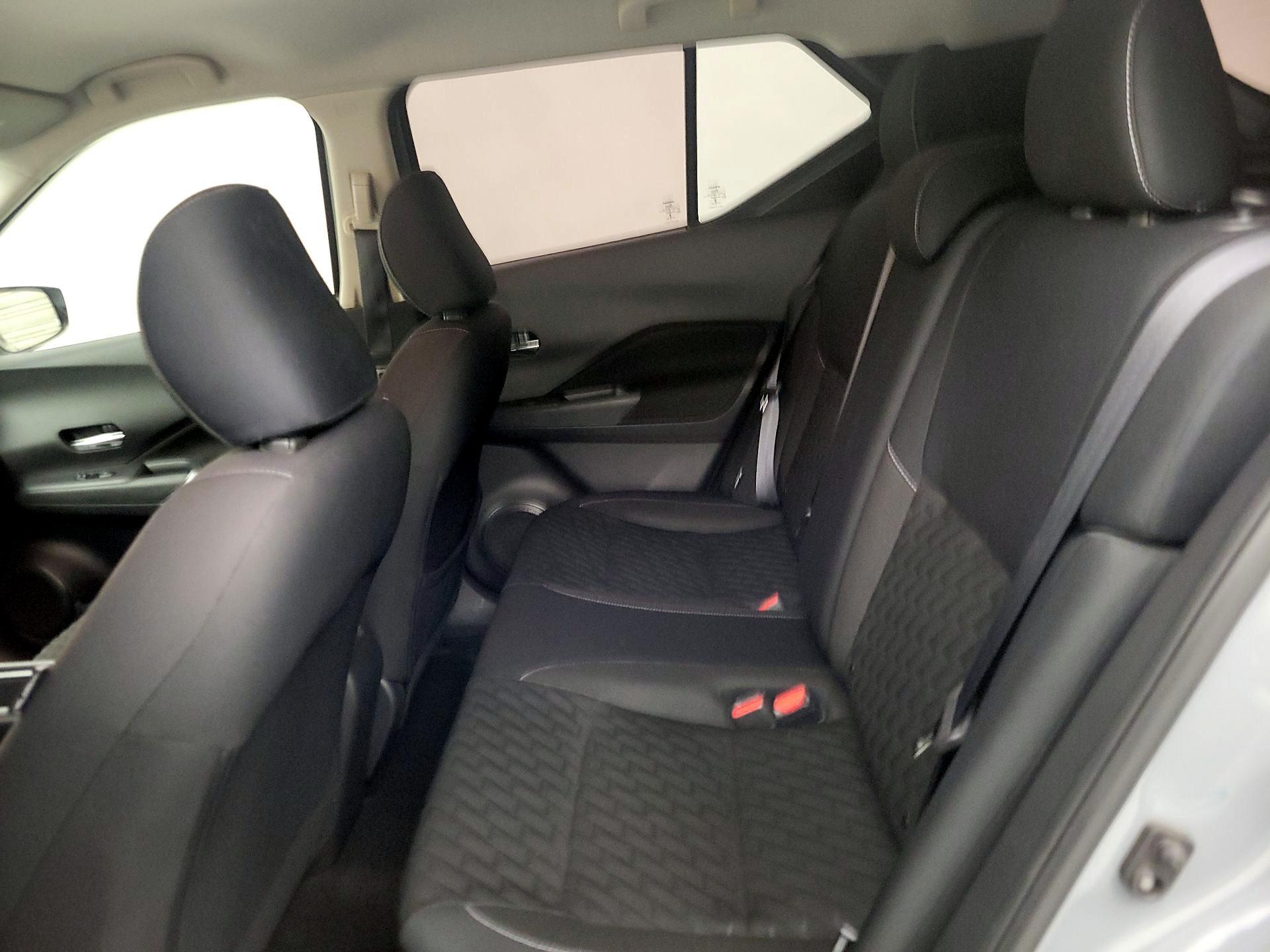 Thumbnail: 2021 Nissan Kicks - 18