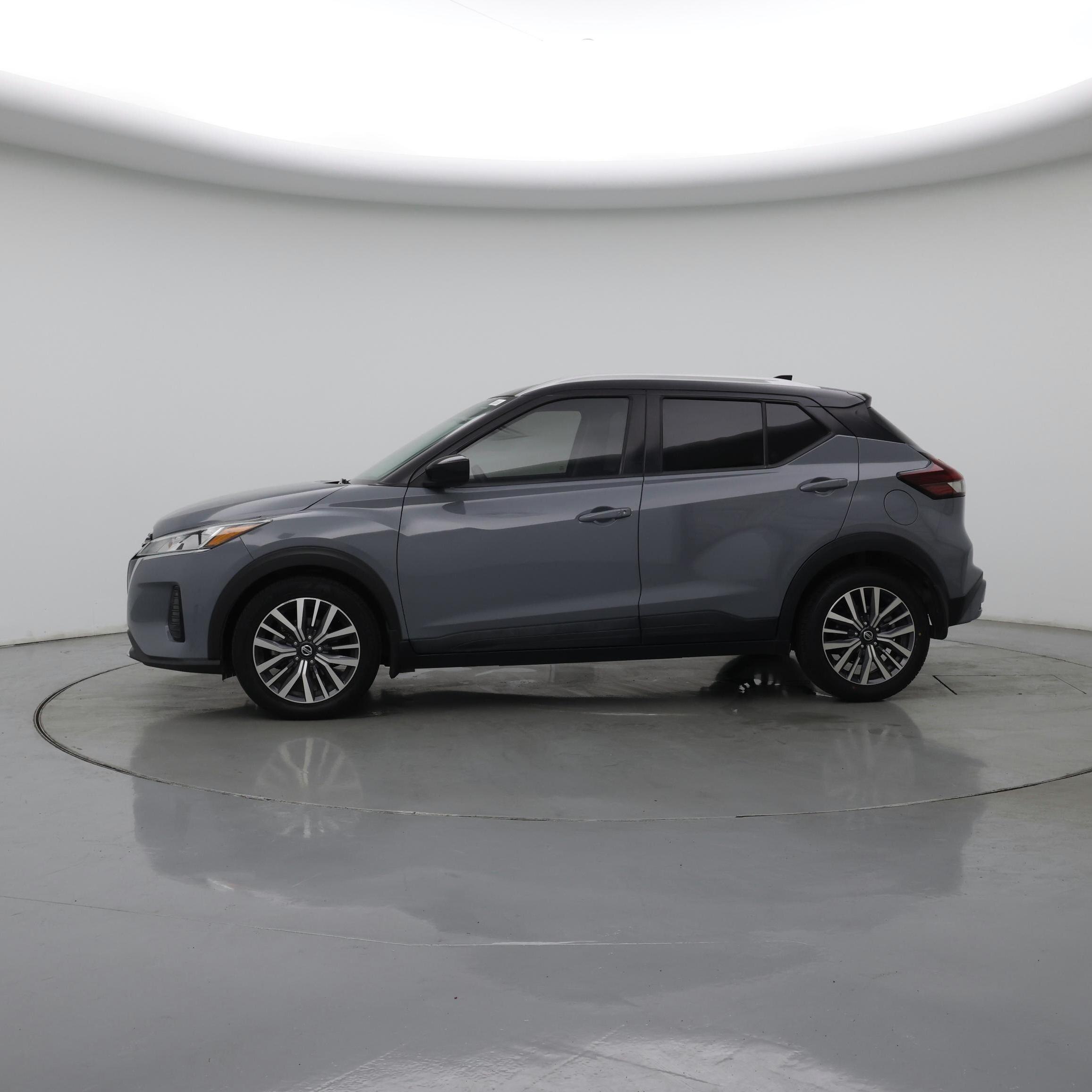 Thumbnail: 2021 Nissan Kicks - 3