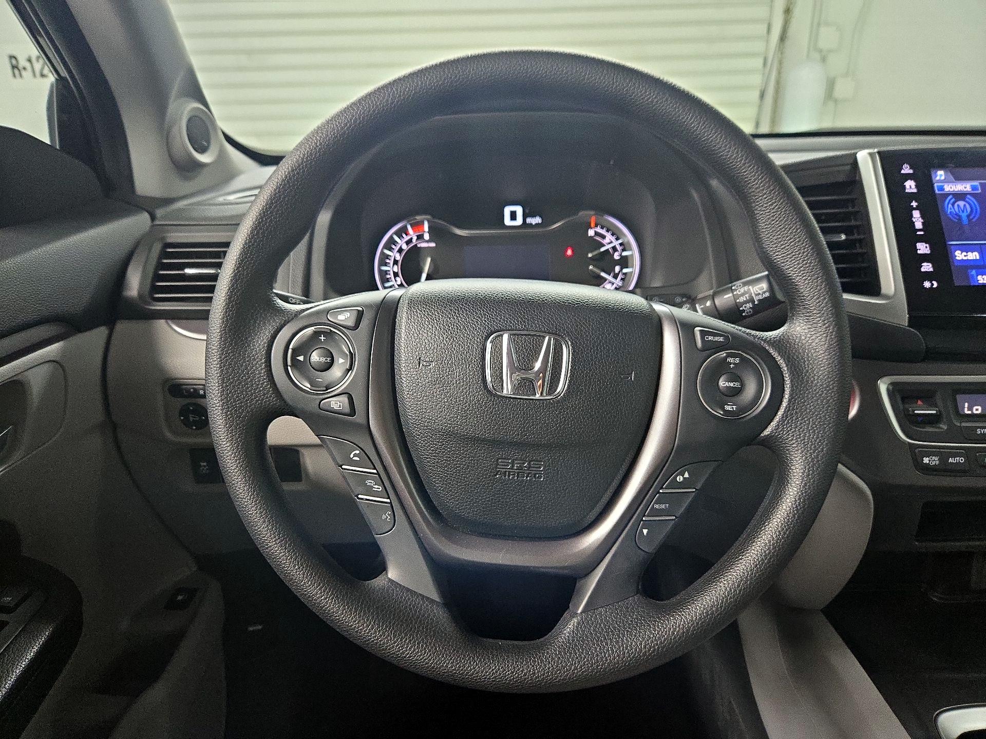 Thumbnail: 2018 Honda Pilot - 10