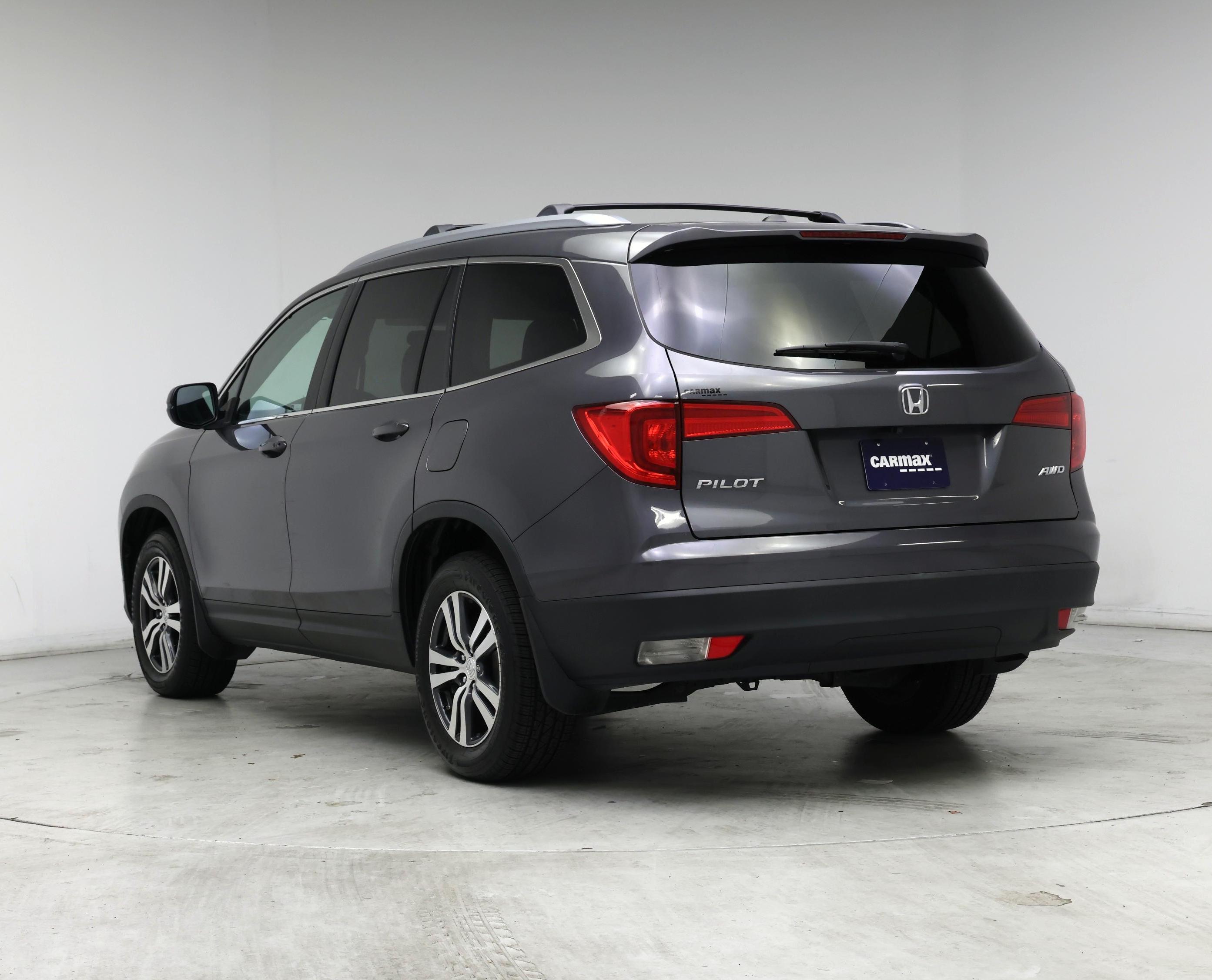 Thumbnail: 2018 Honda Pilot - 2