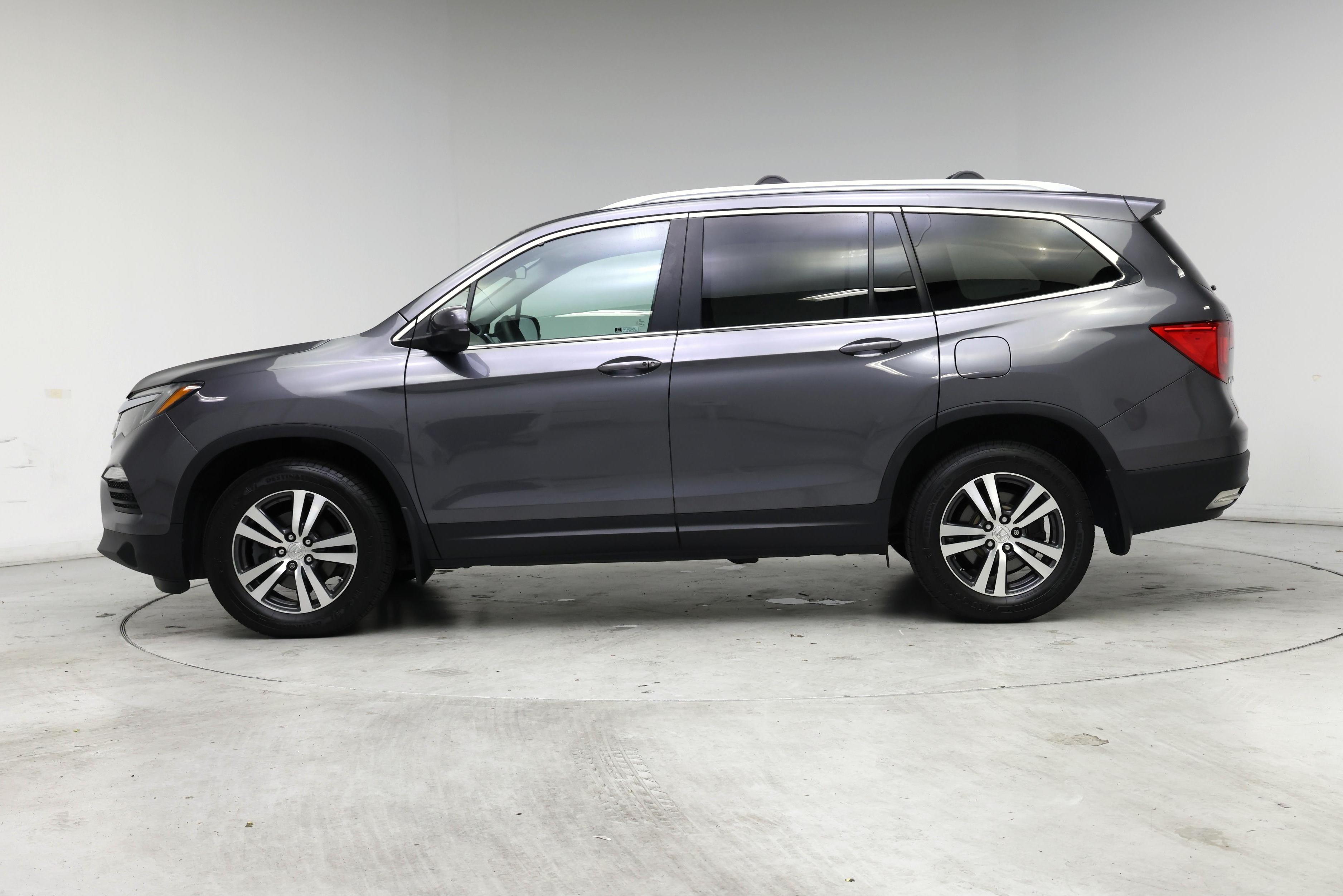 Thumbnail: 2018 Honda Pilot - 3
