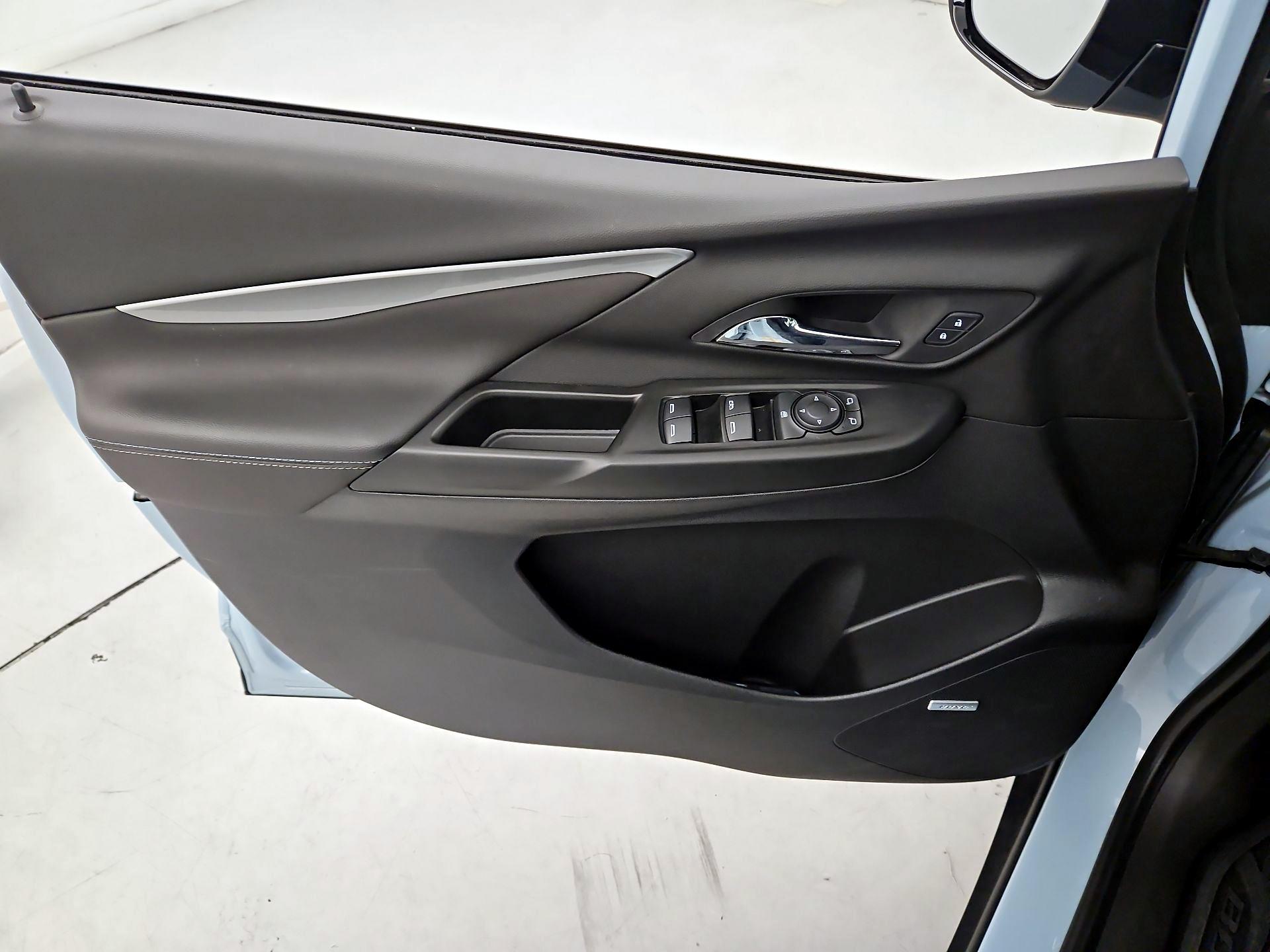 Thumbnail: 2023 Chevrolet Bolt EV - 12