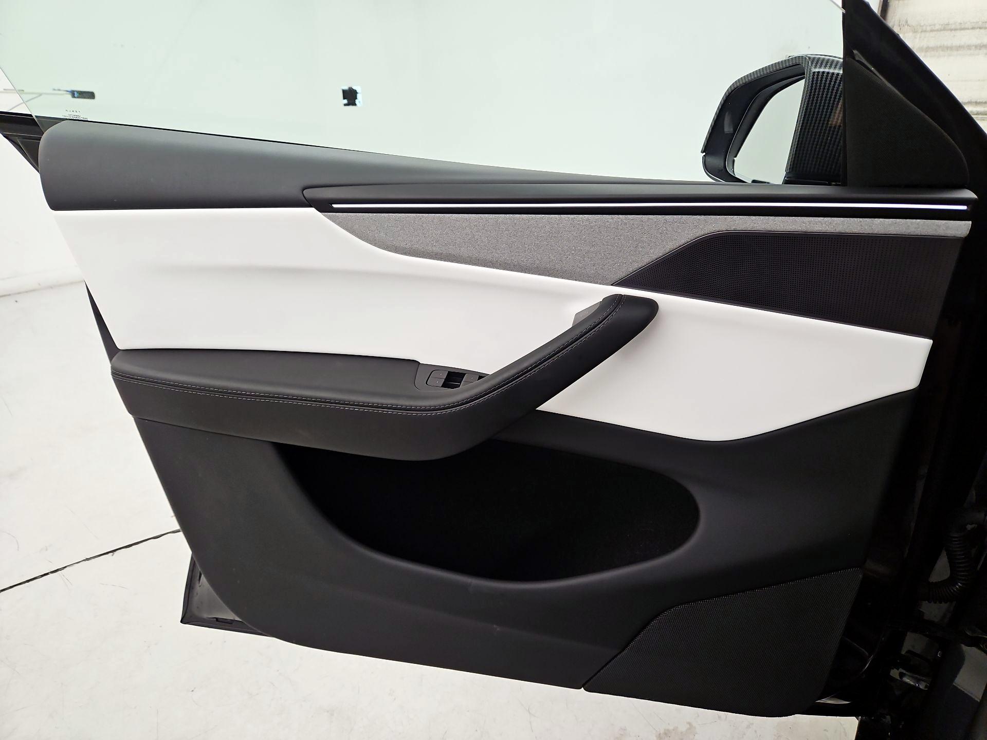 Thumbnail: 2026 Tesla Model Y - 12
