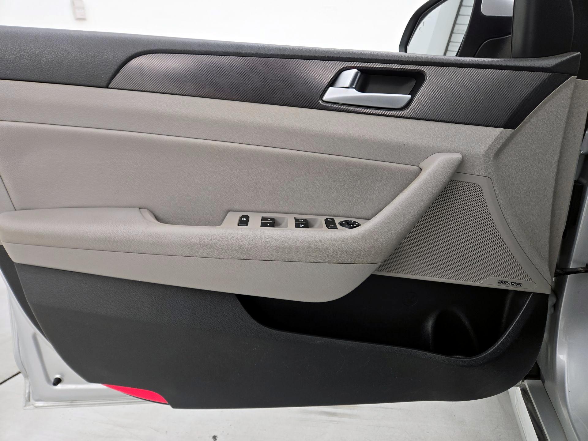 Thumbnail: 2015 Hyundai Sonata - 12