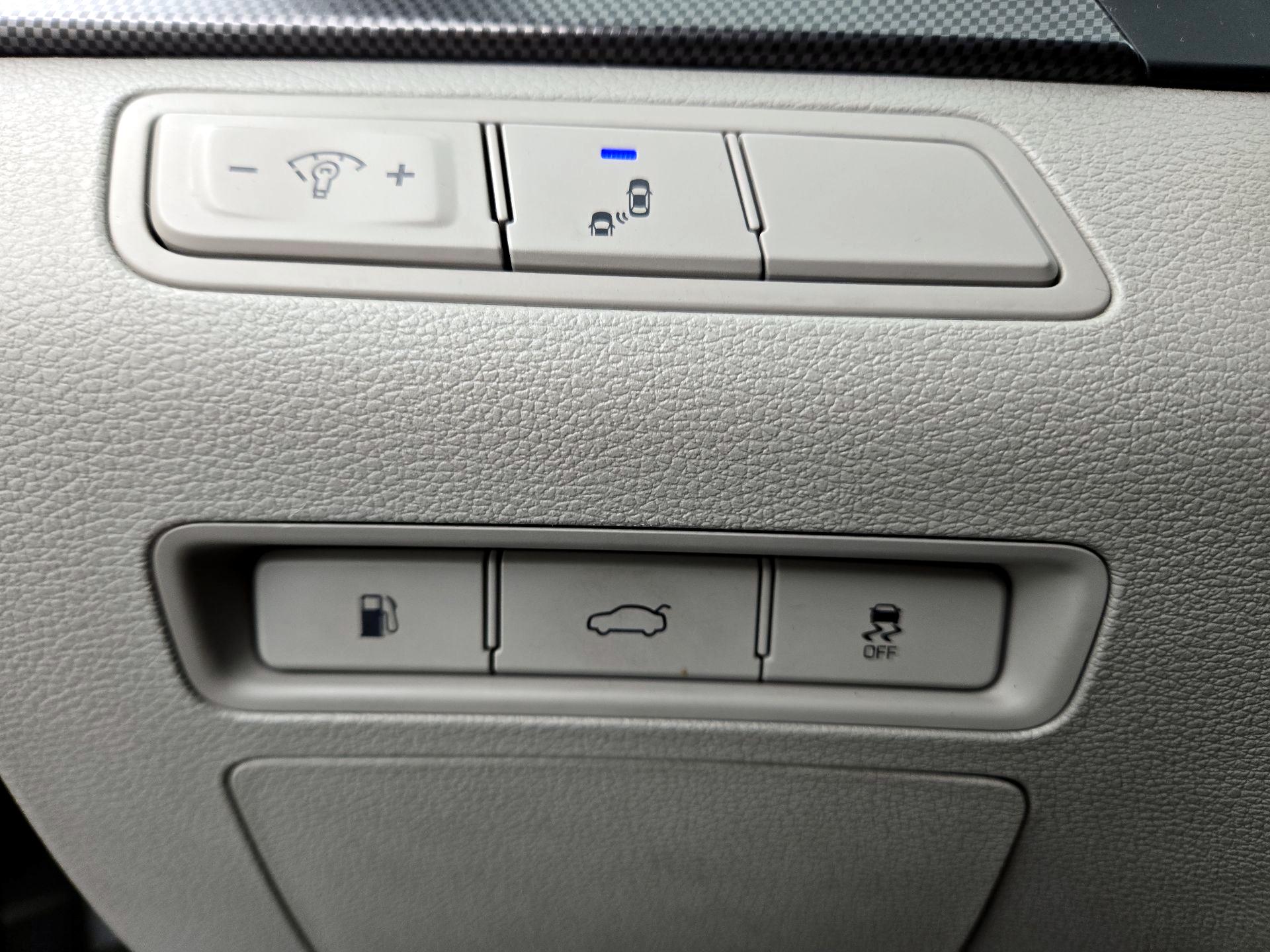 Thumbnail: 2015 Hyundai Sonata - 13