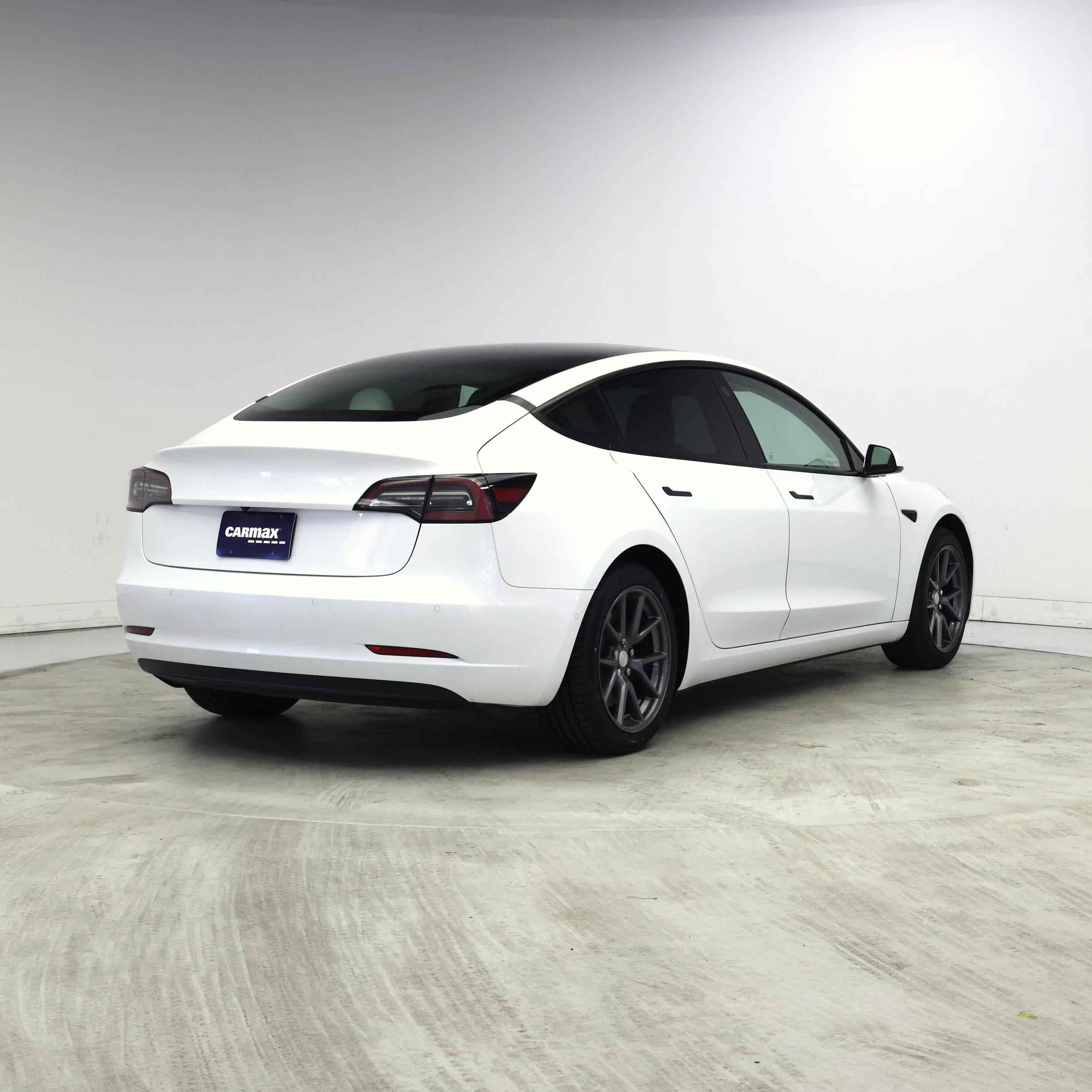 Thumbnail: 2022 Tesla Model 3 - 8