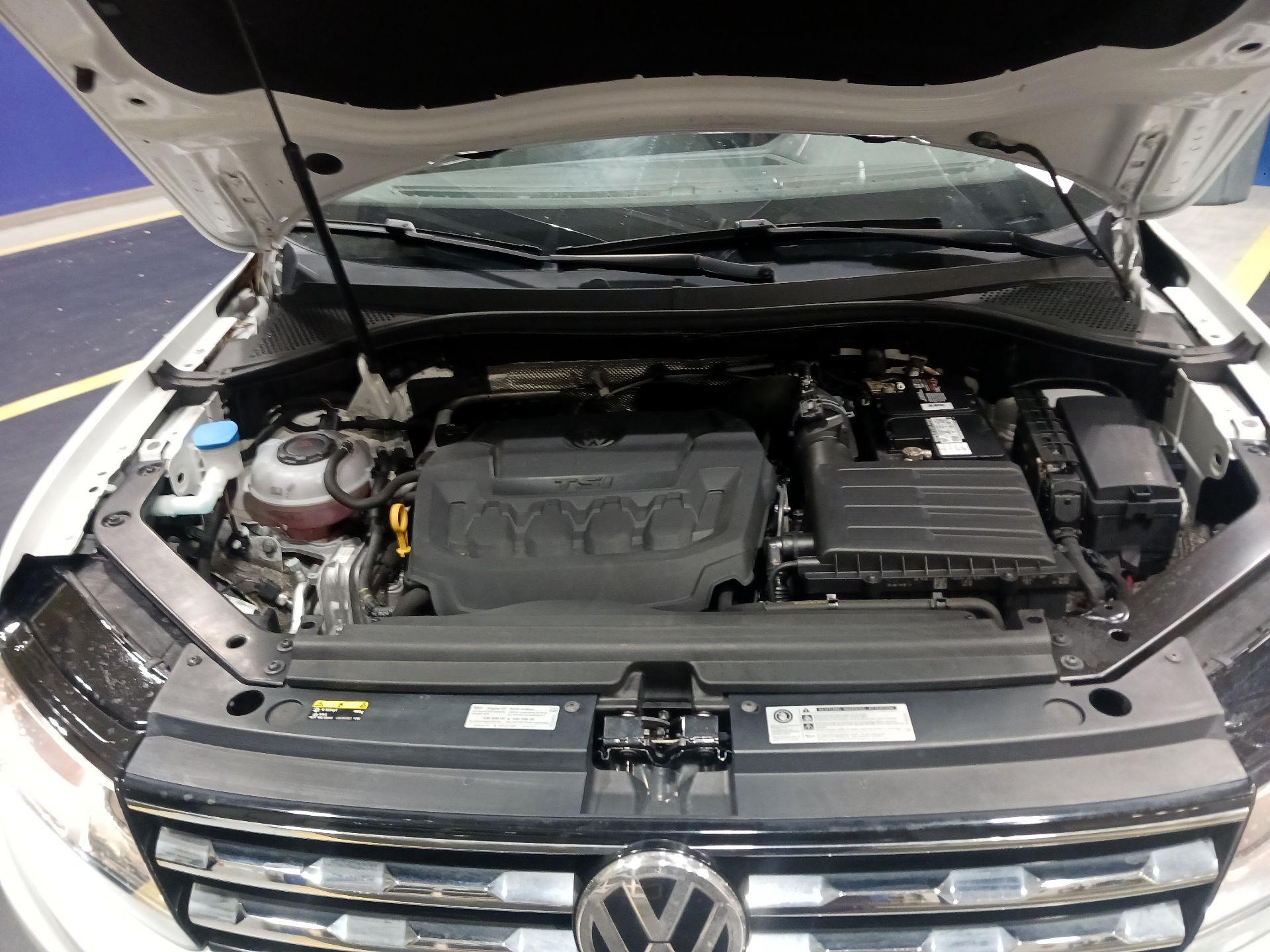 Thumbnail: 2018 Volkswagen Tiguan - 15