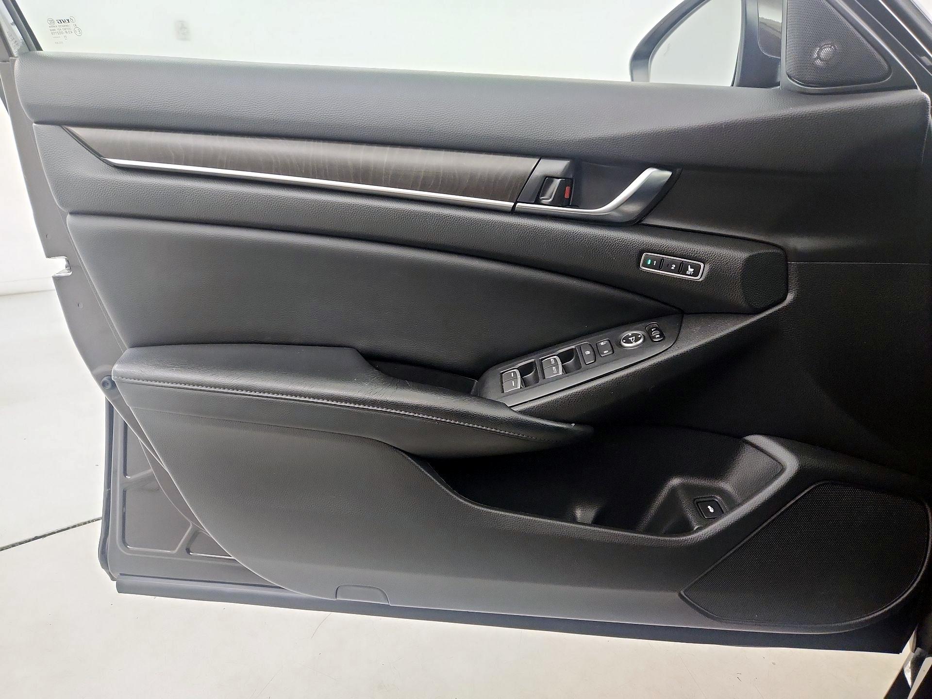 Thumbnail: 2018 Honda Accord - 12