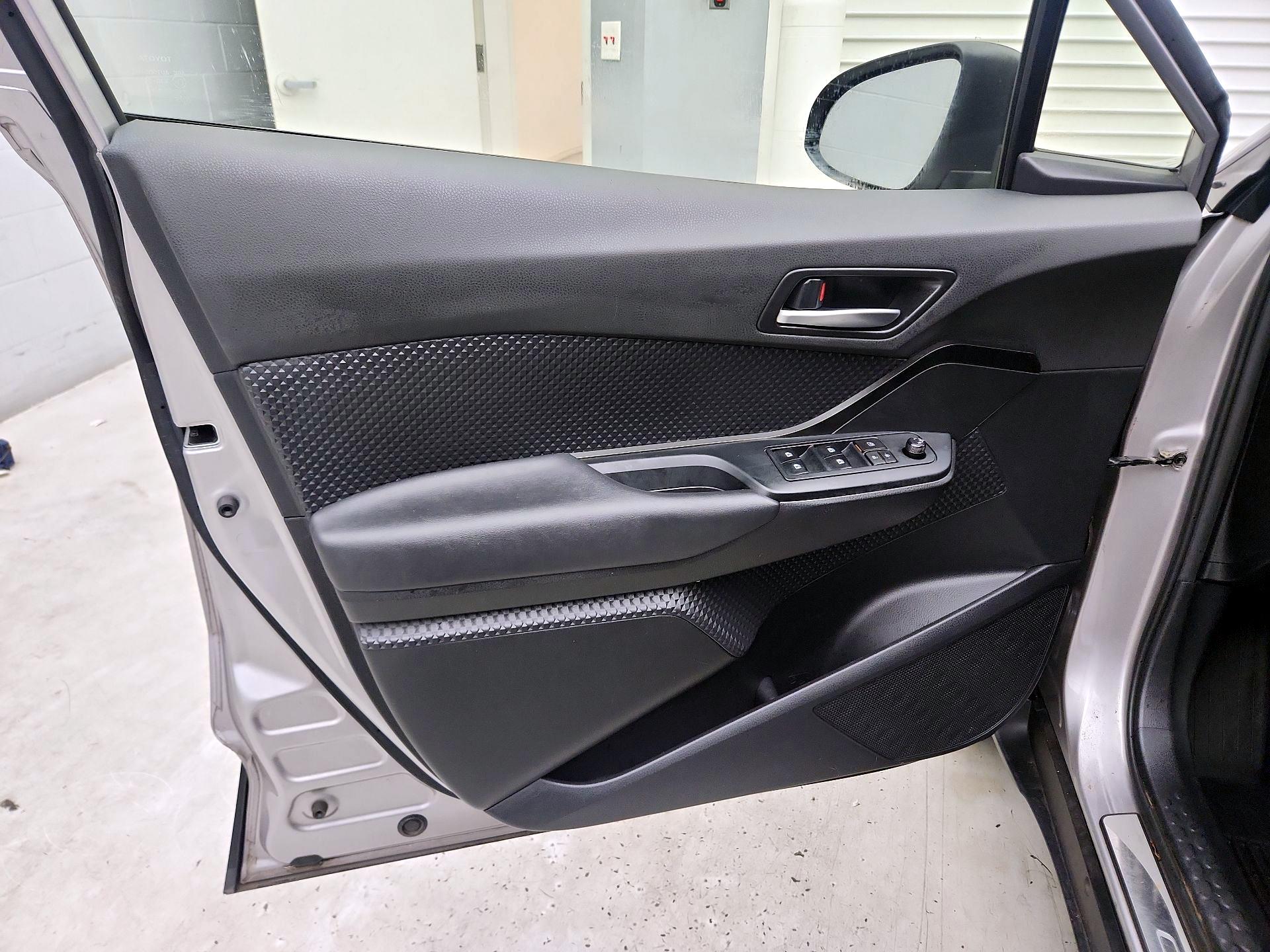 Thumbnail: 2019 Toyota C-HR - 12