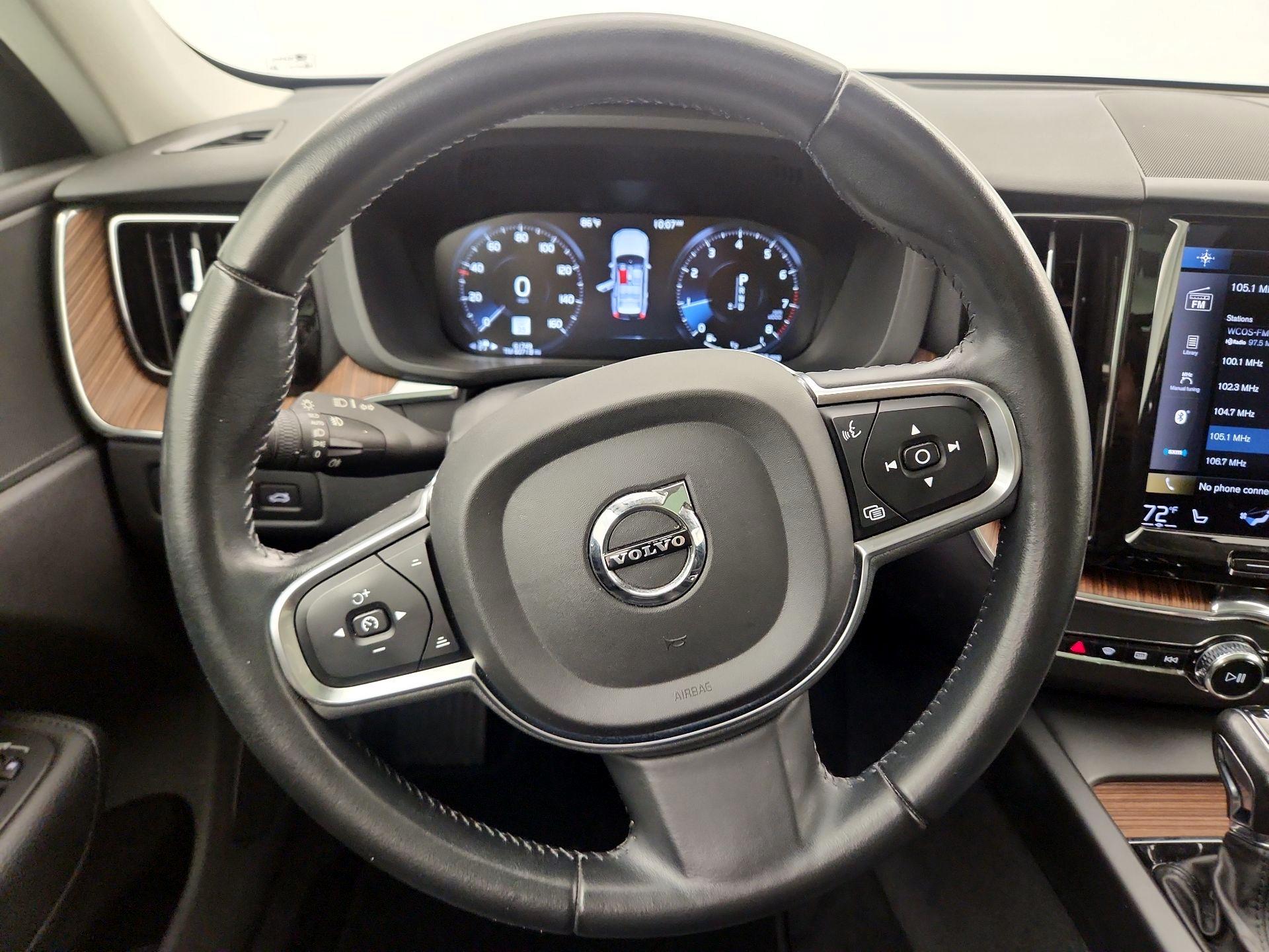 Thumbnail: 2021 Volvo XC60 - 10